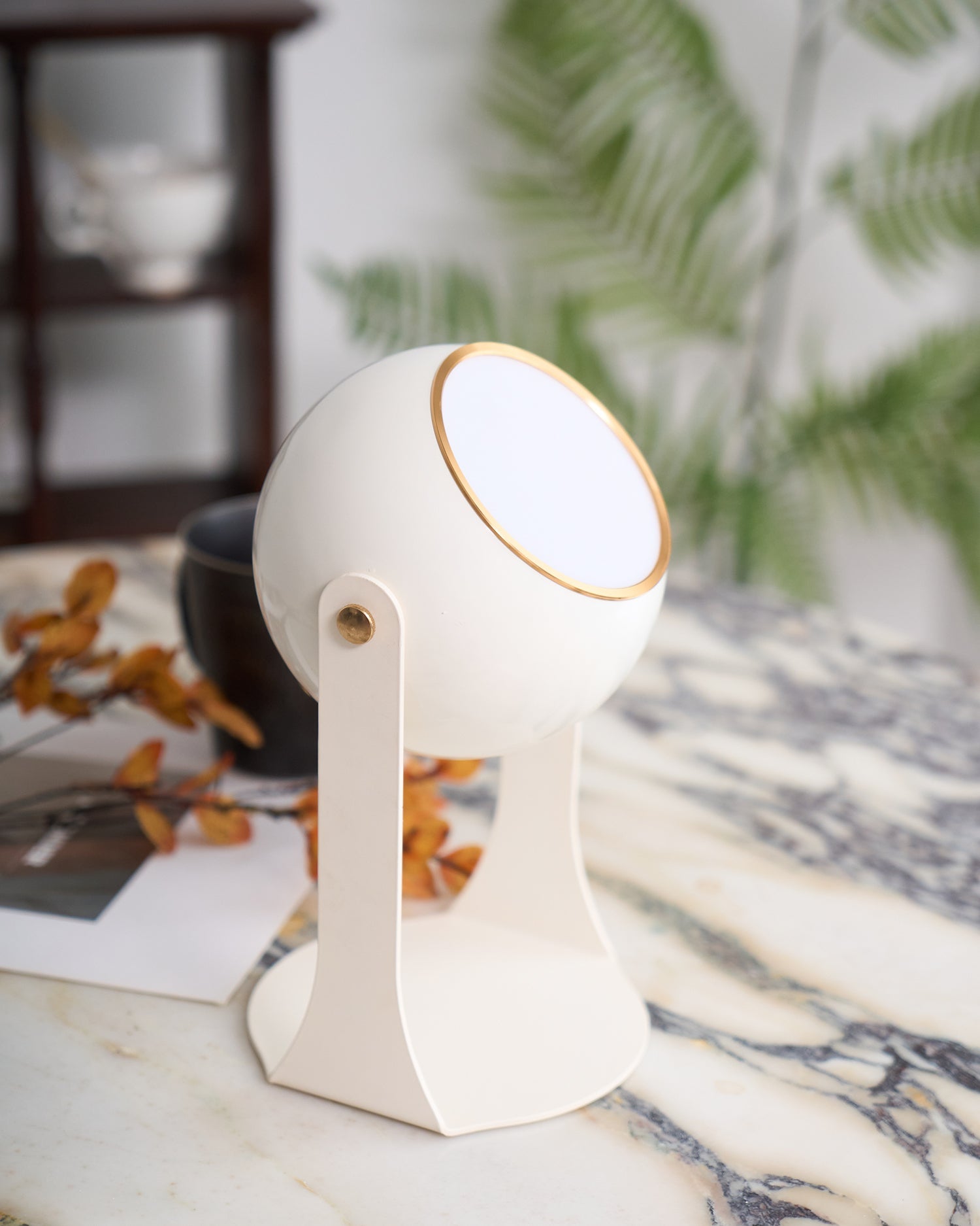 Svejk Table Lamp - Blowlighting