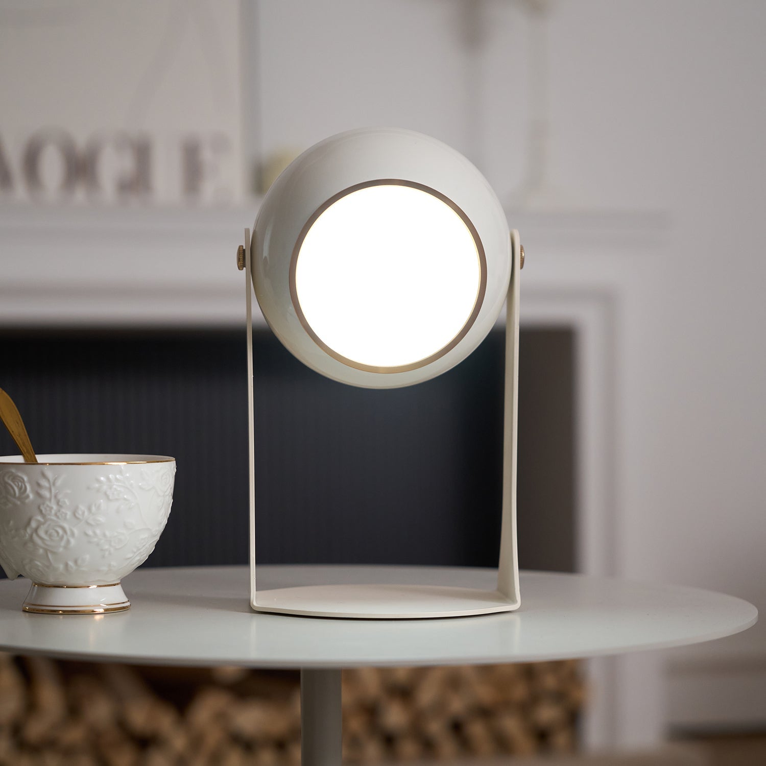 Svejk Table Lamp - Blowlighting