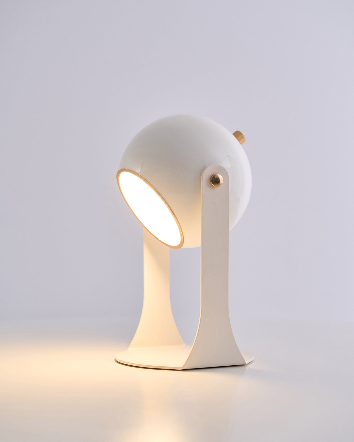 Svejk Table Lamp - Blowlighting
