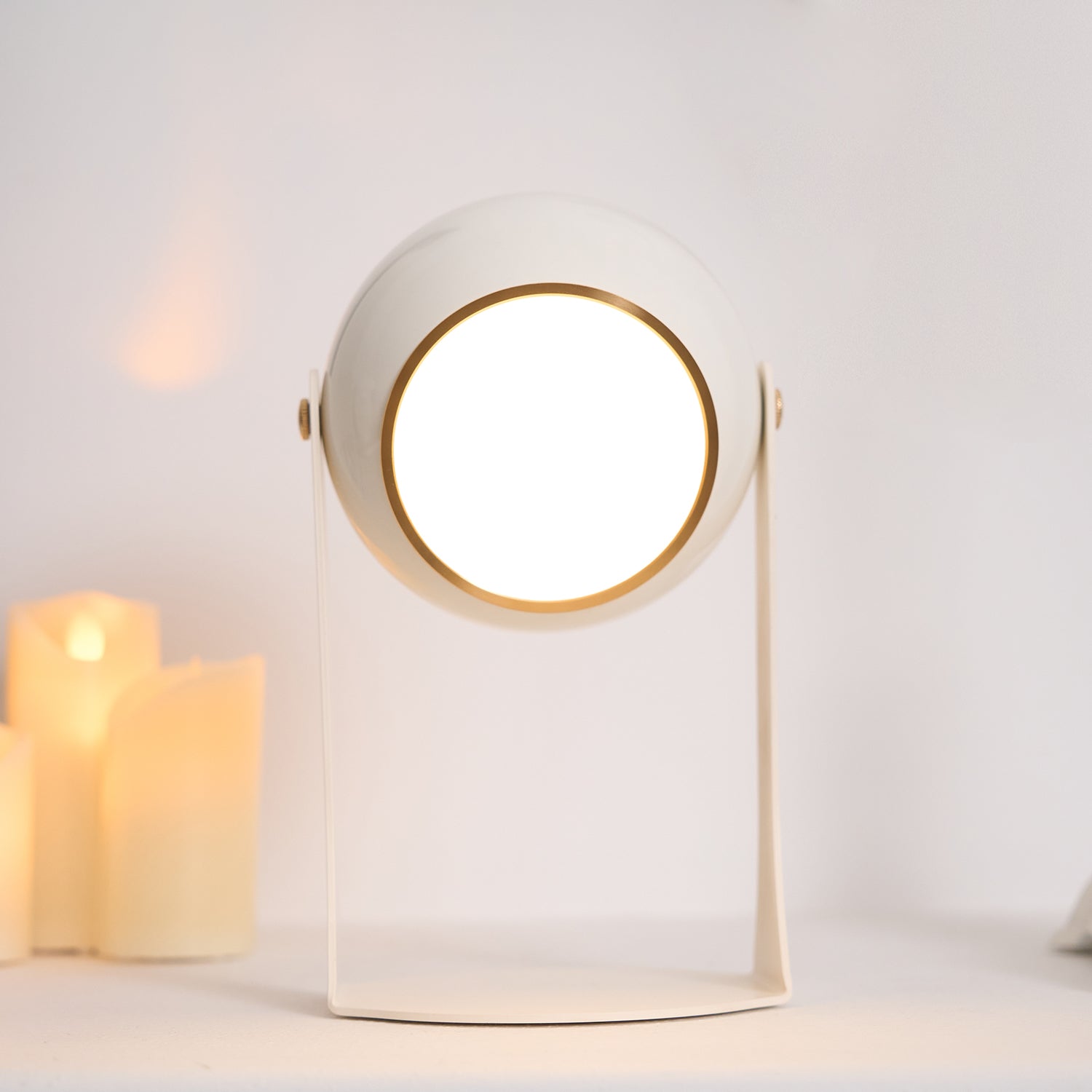 Svejk Table Lamp - Blowlighting