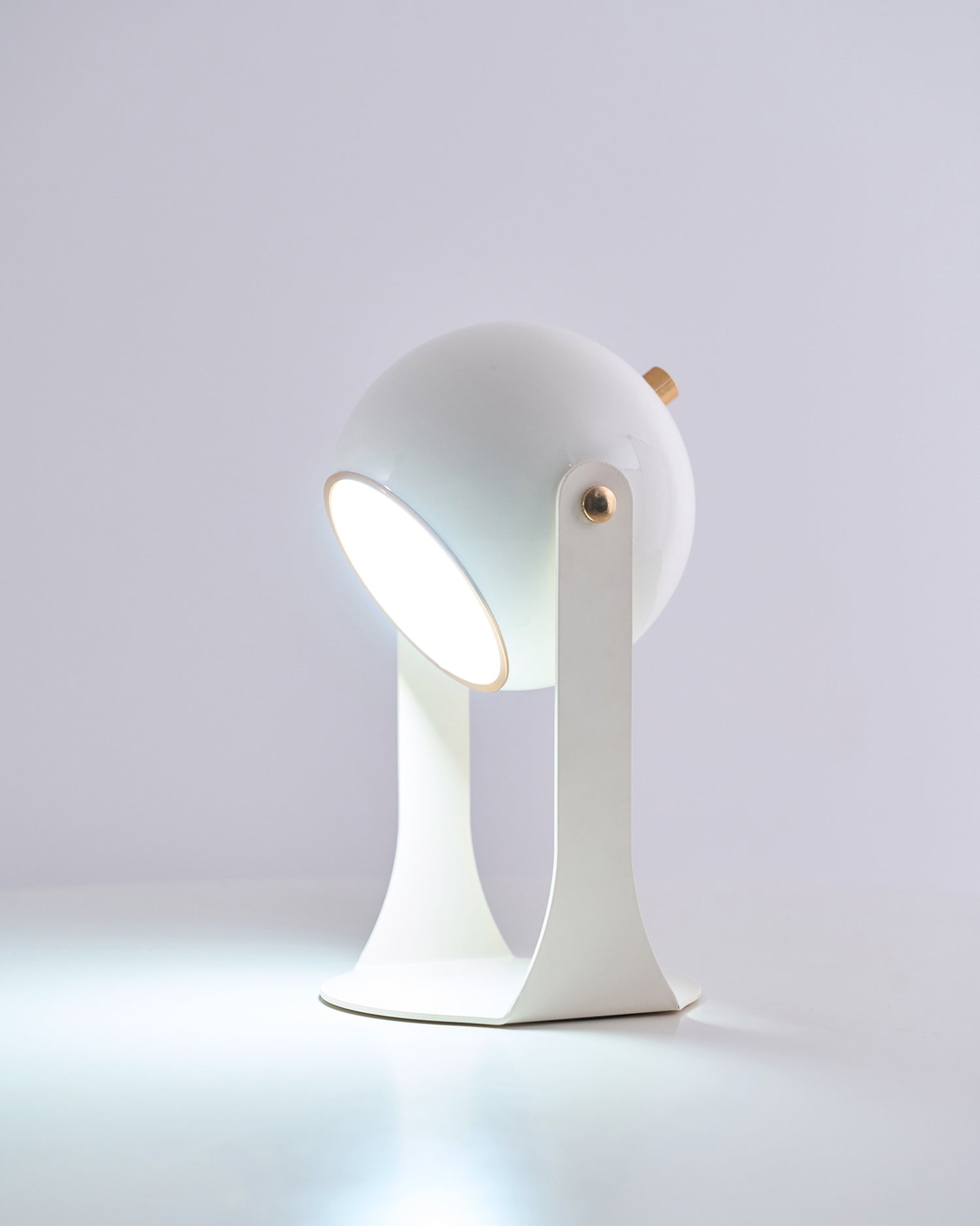 Svejk Table Lamp - Blowlighting