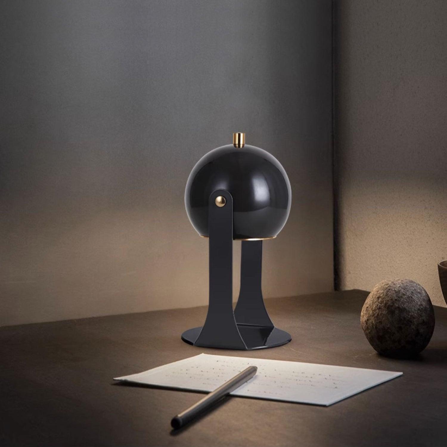 Svejk Table Lamp - Blowlighting