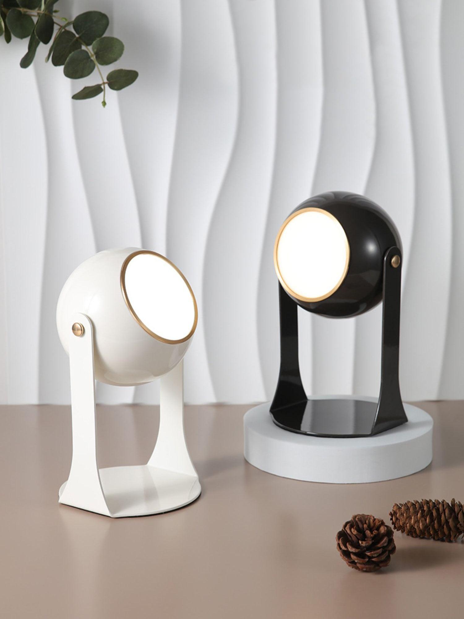 Svejk Table Lamp - Blowlighting