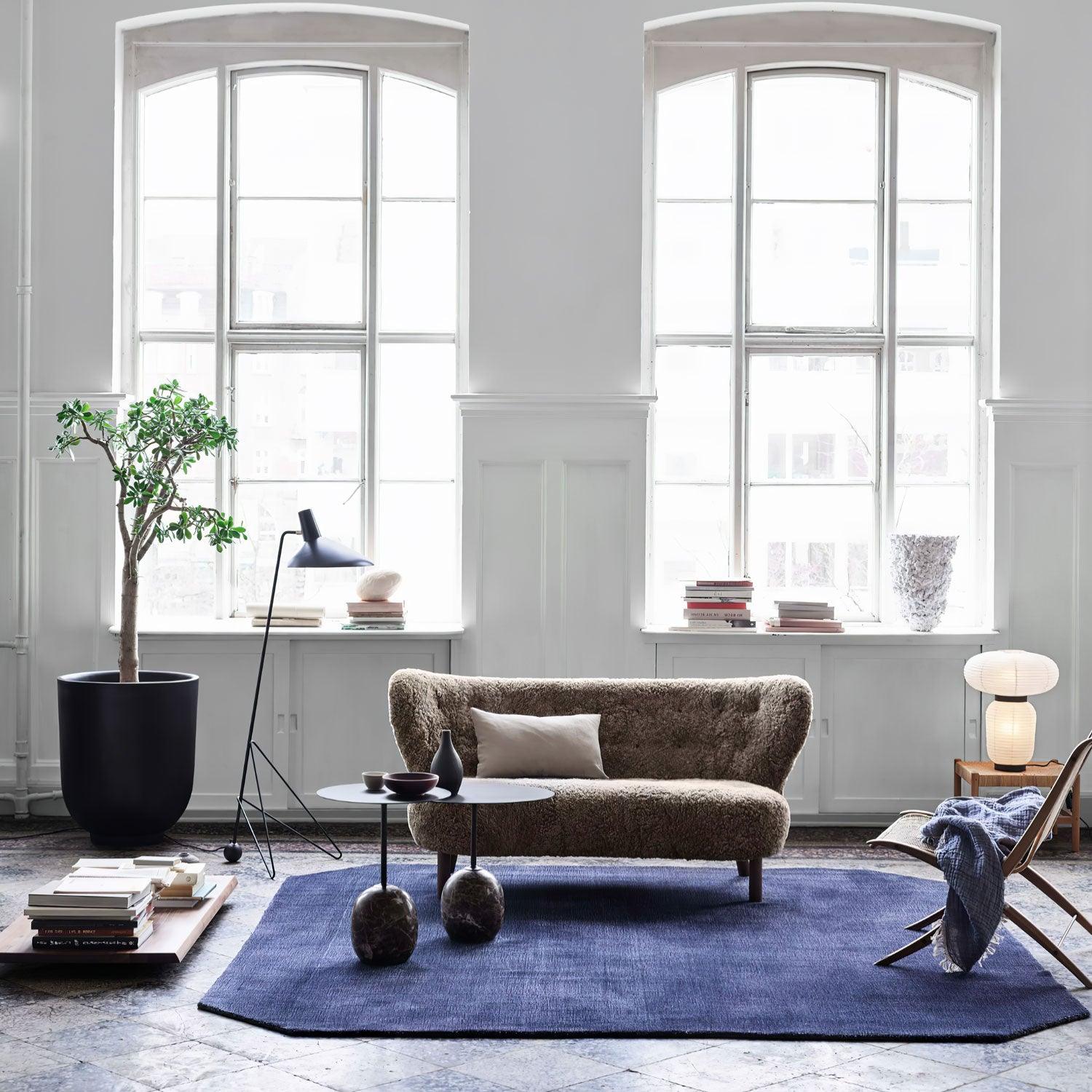 Svelte Noir Floor Lamp - Blowlighting