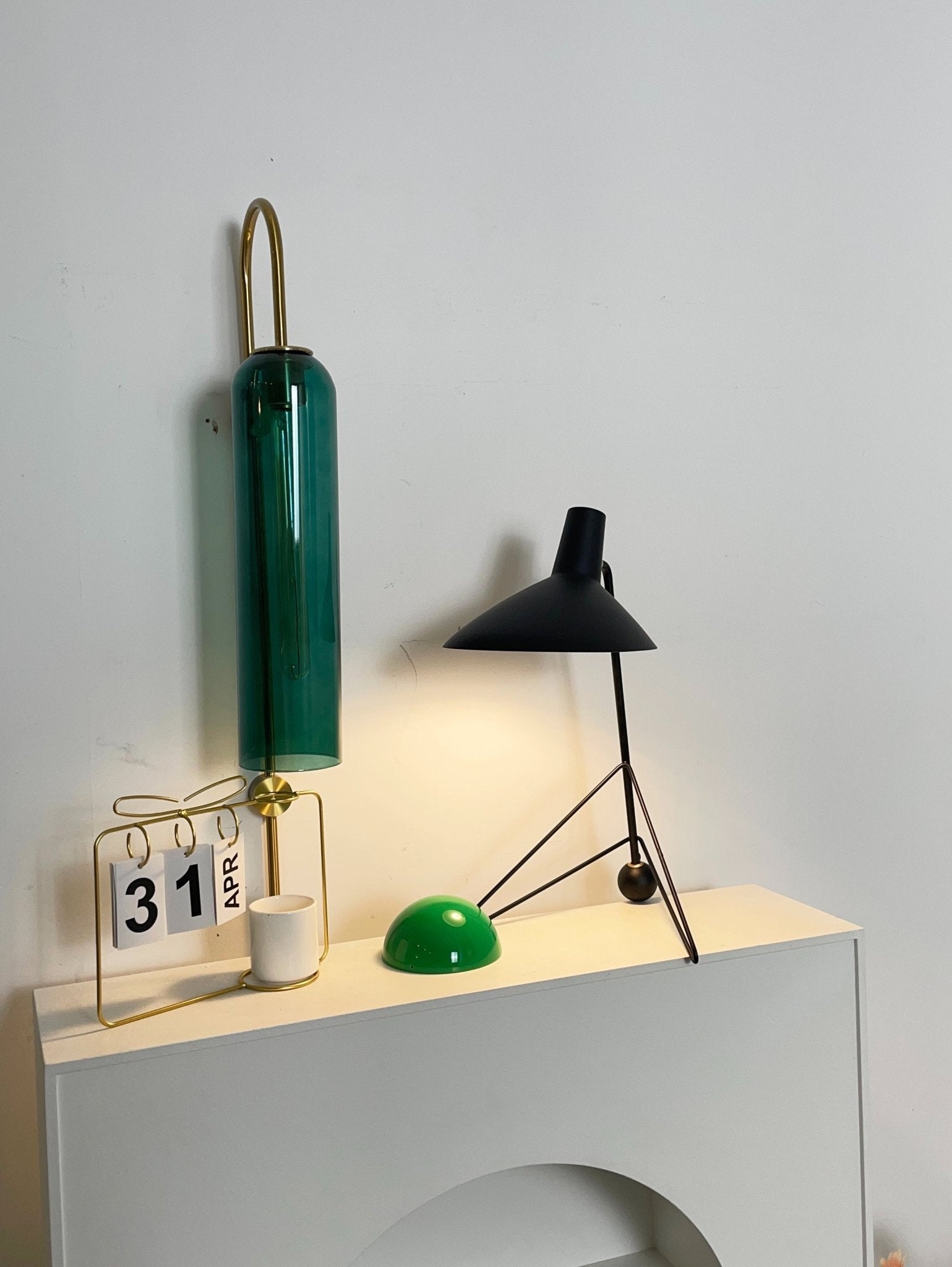 Svelte Noir Table Lamp - Blowlighting