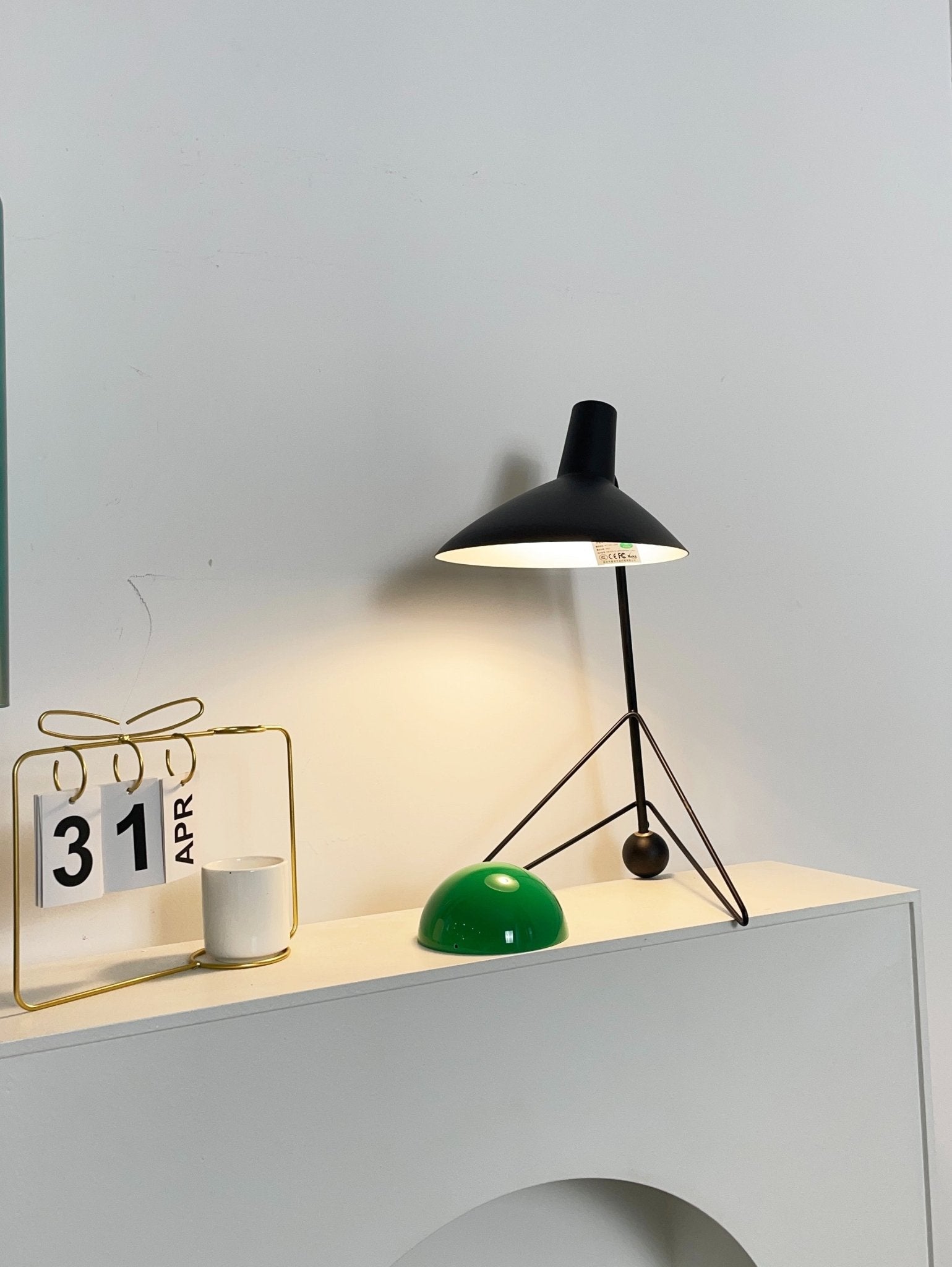 Svelte Noir Table Lamp - Blowlighting