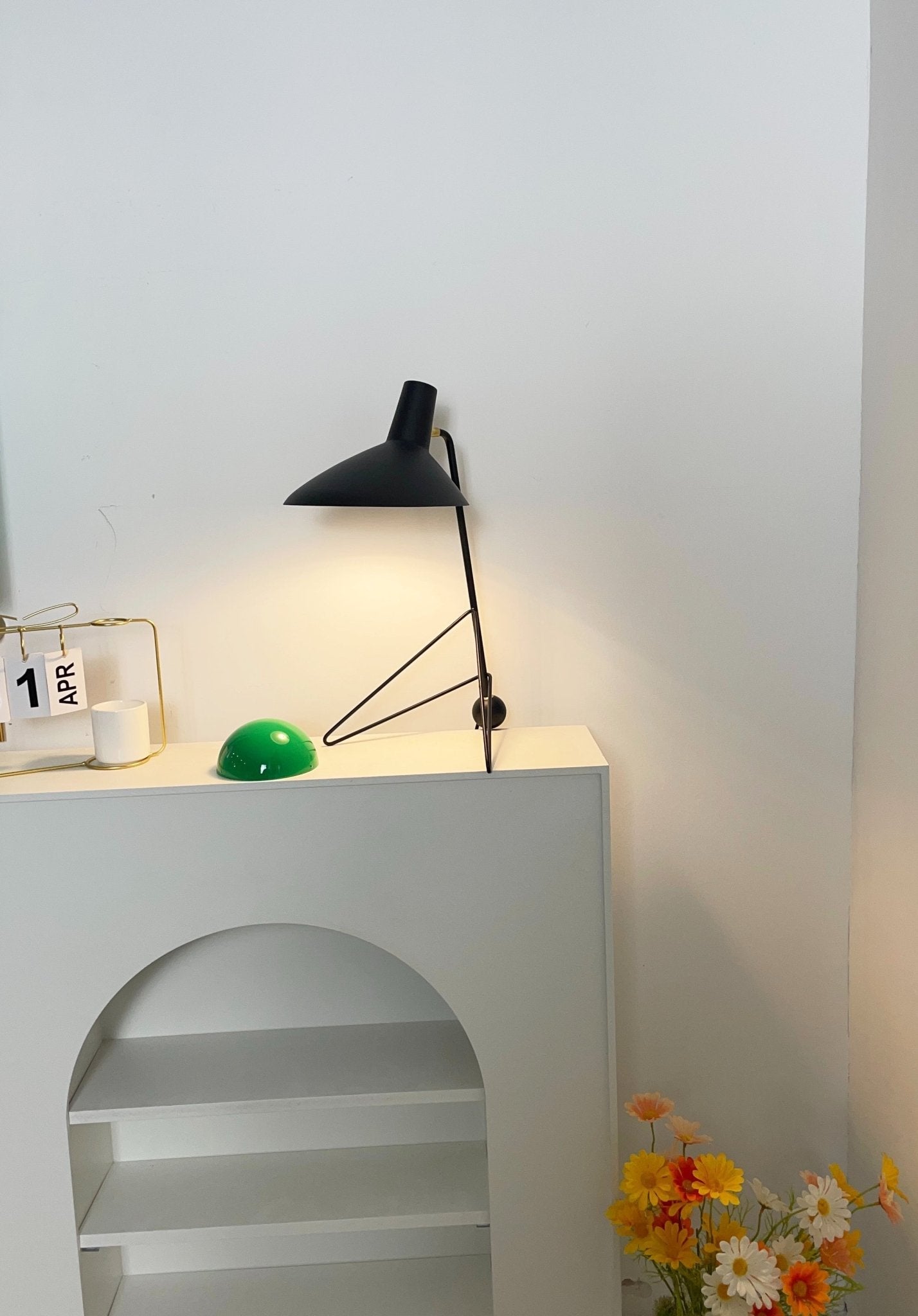 Svelte Noir Table Lamp - Blowlighting