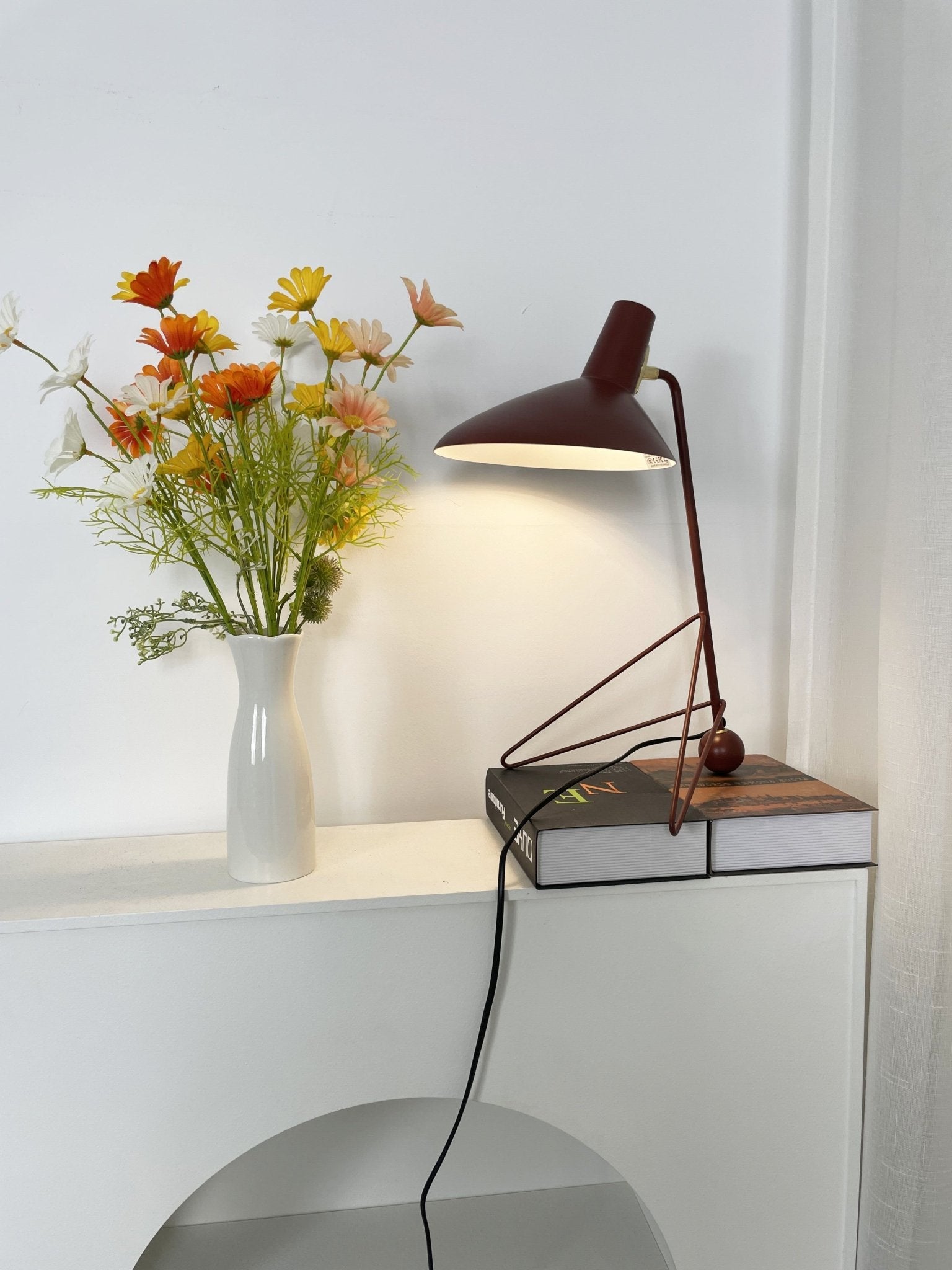Svelte Noir Table Lamp - Blowlighting