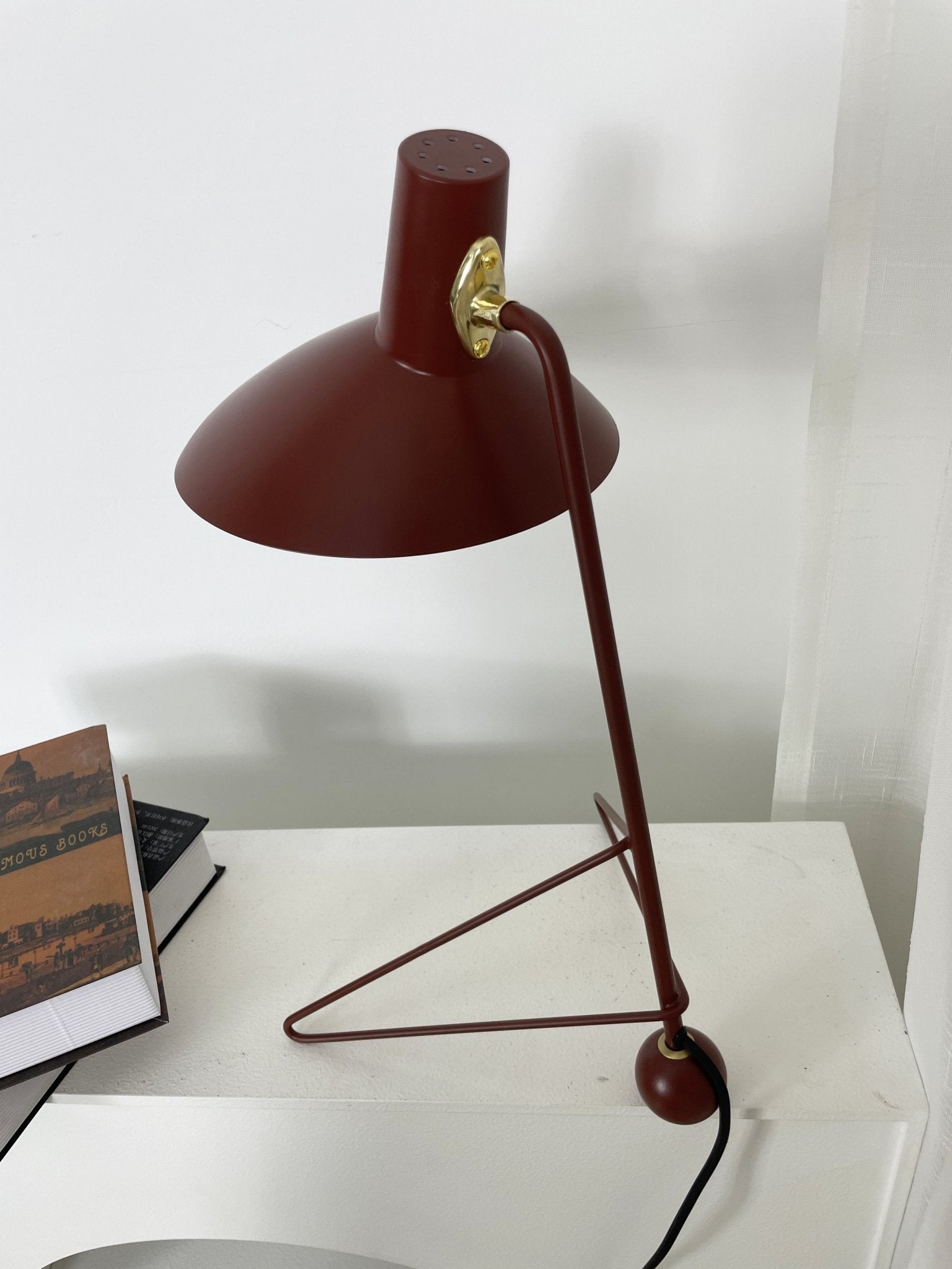 Svelte Noir Table Lamp - Blowlighting