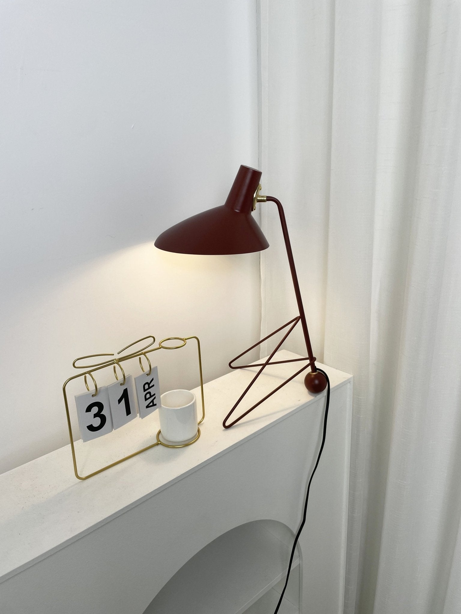 Svelte Noir Table Lamp - Blowlighting