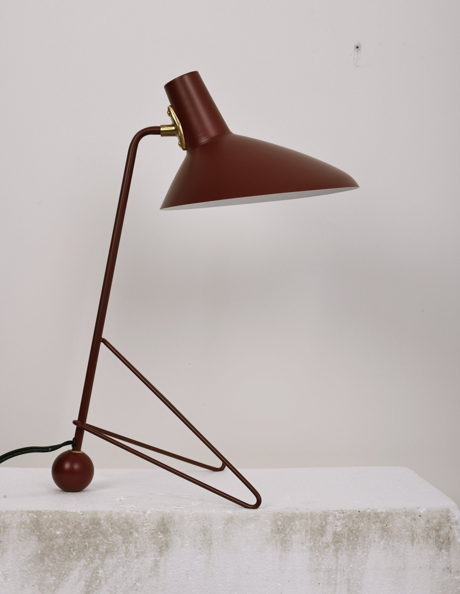 Svelte Noir Table Lamp - Blowlighting