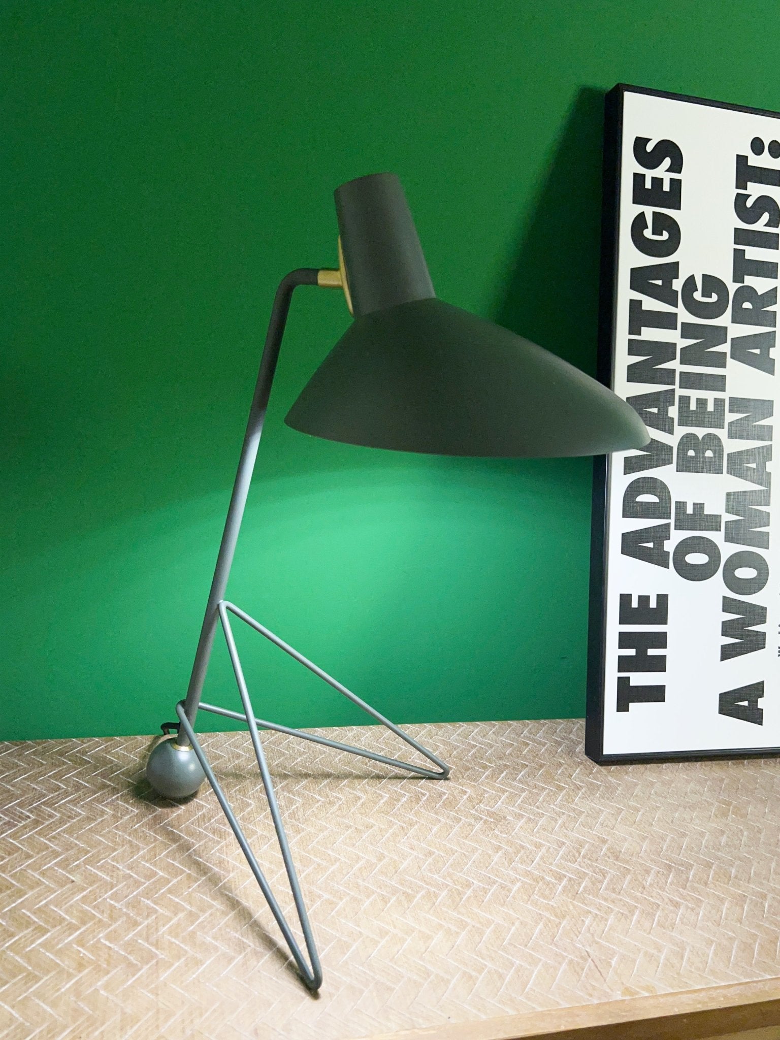 Svelte Noir Table Lamp - Blowlighting