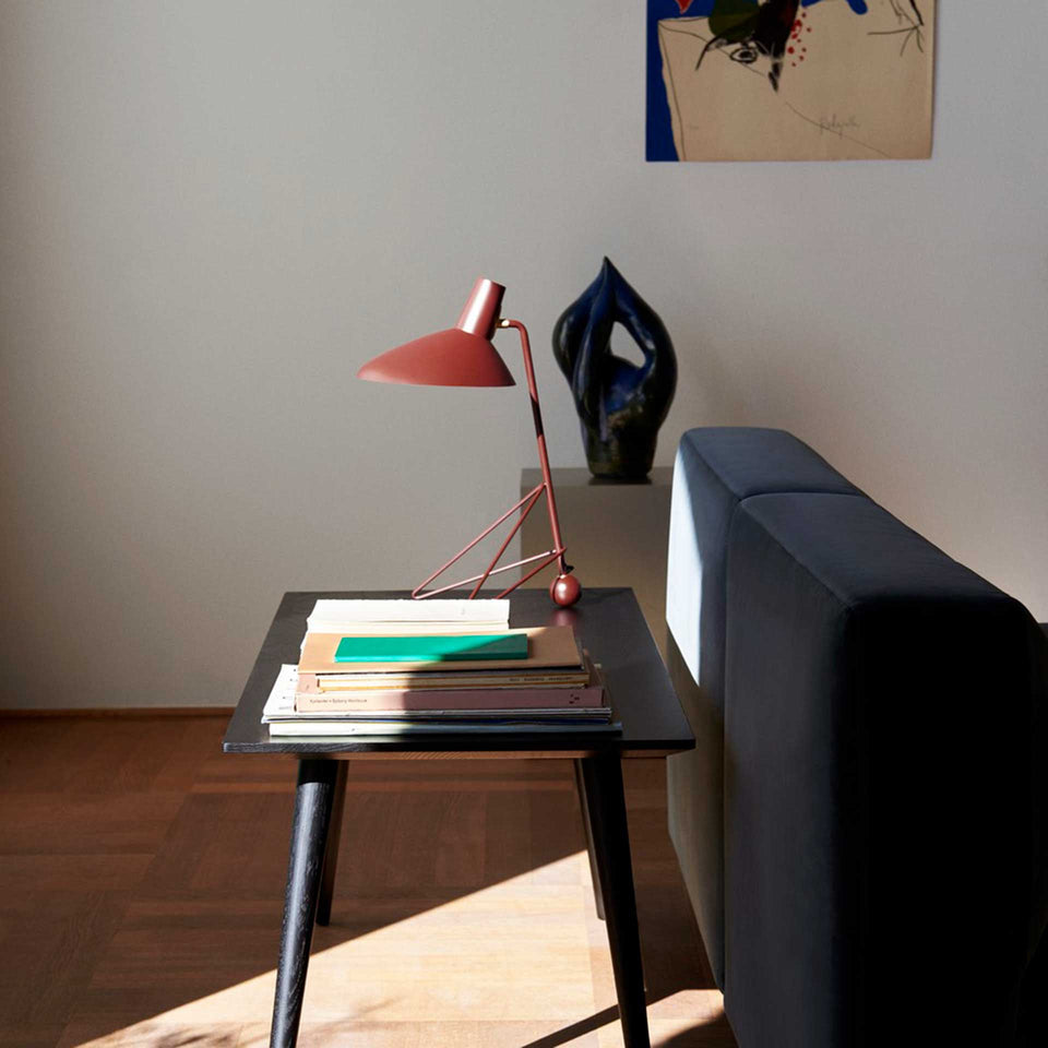 Svelte Noir Table Lamp - Blowlighting