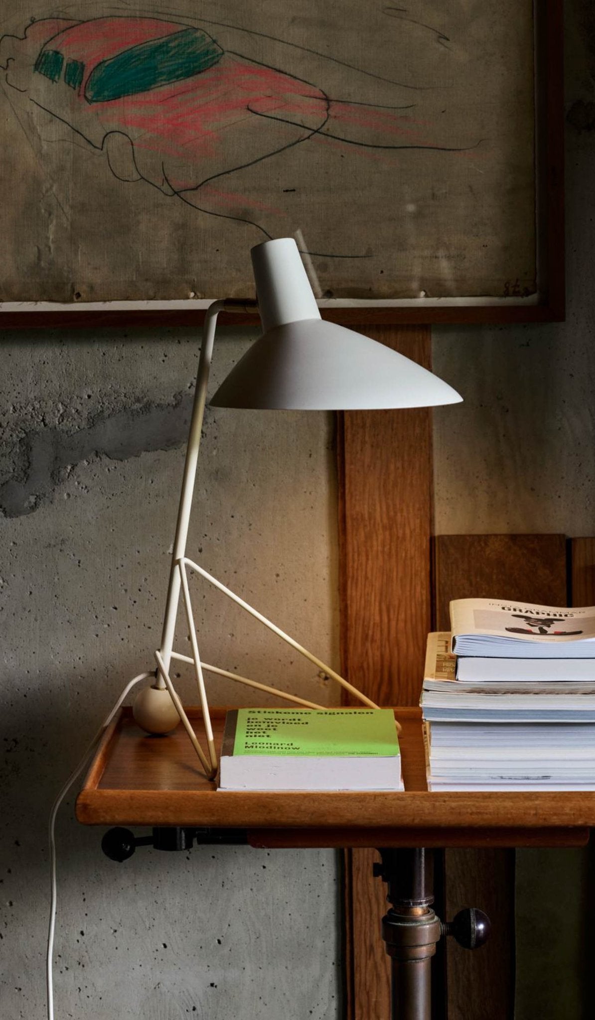 Svelte Noir Table Lamp - Blowlighting