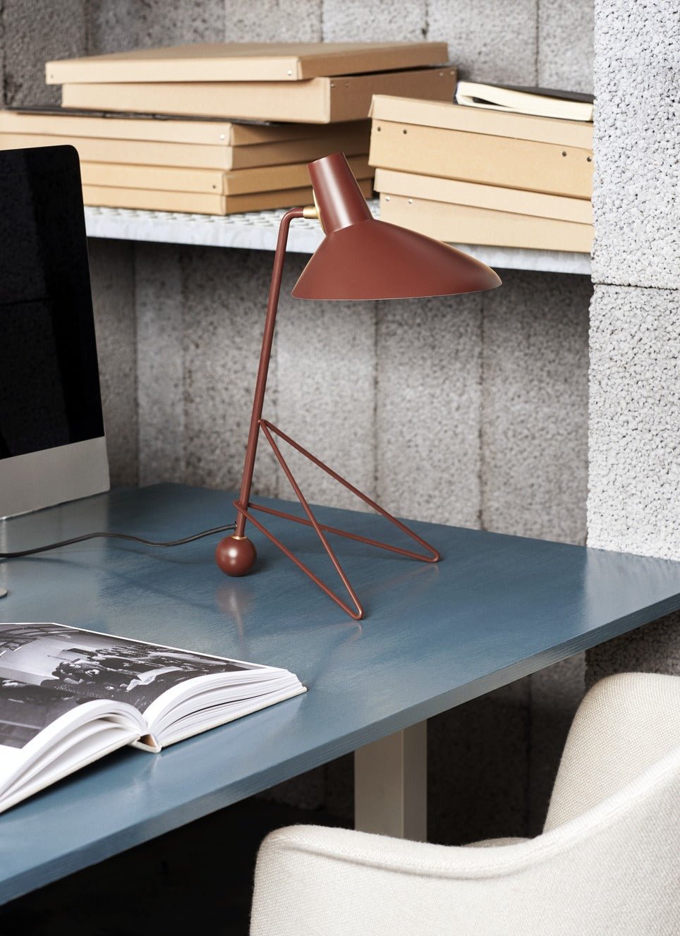 Svelte Noir Table Lamp - Blowlighting