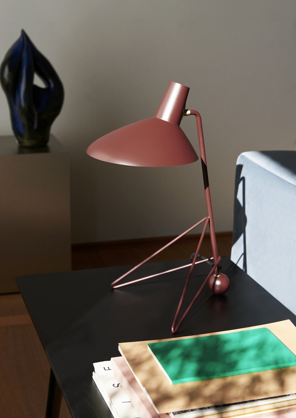 Svelte Noir Table Lamp - Blowlighting