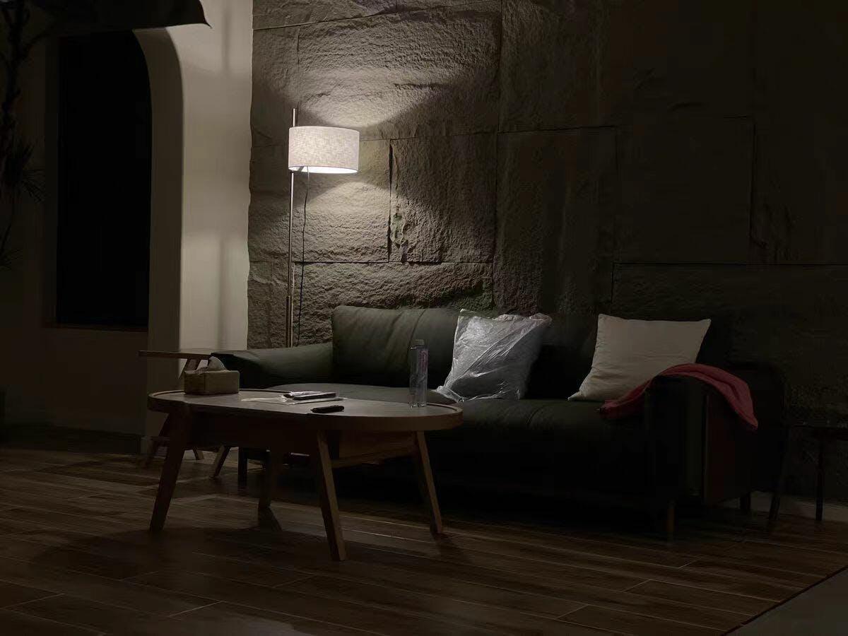 Svelte Silhouette Floor Lamp - Blowlighting