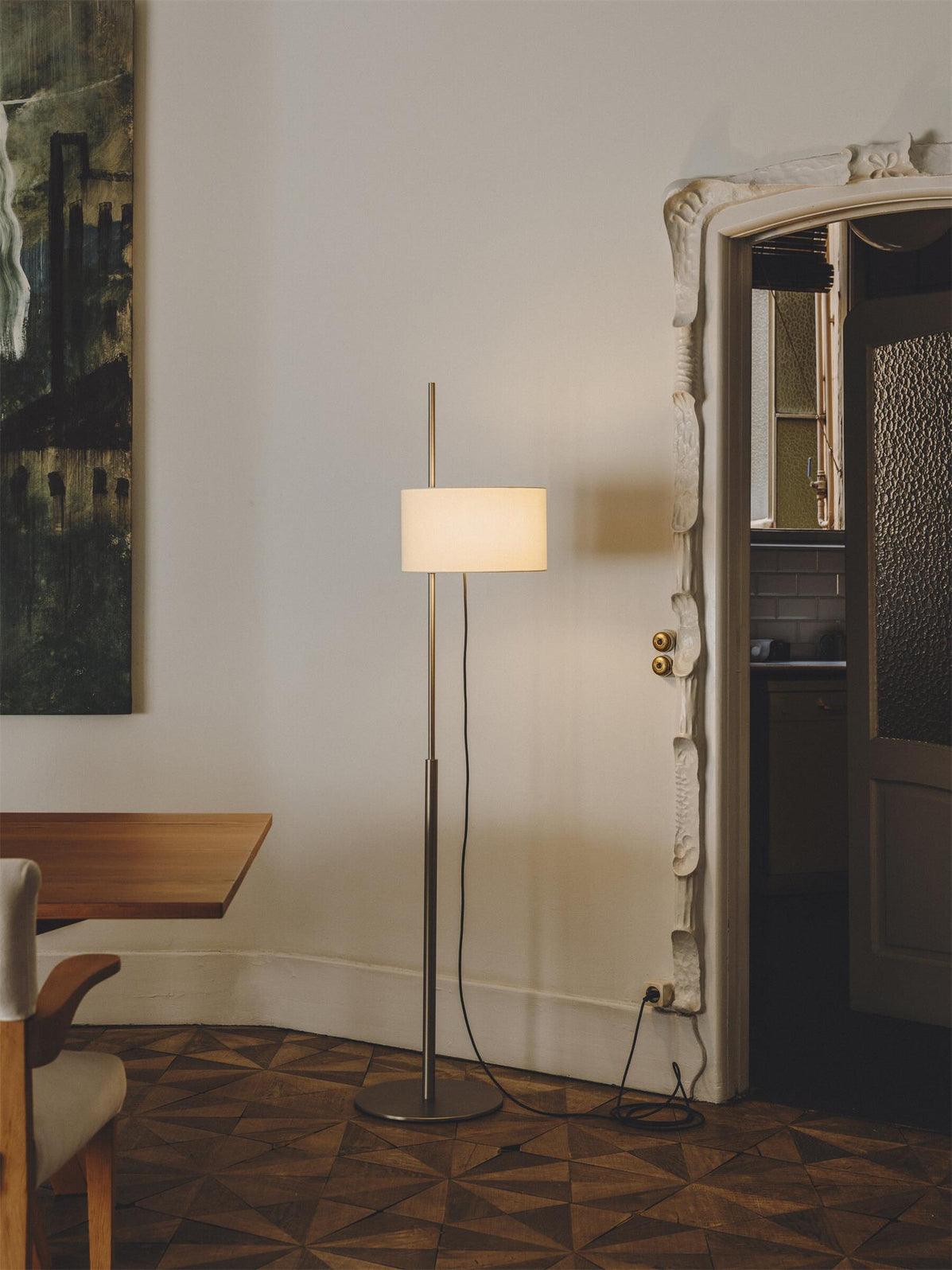 Svelte Silhouette Floor Lamp - Blowlighting