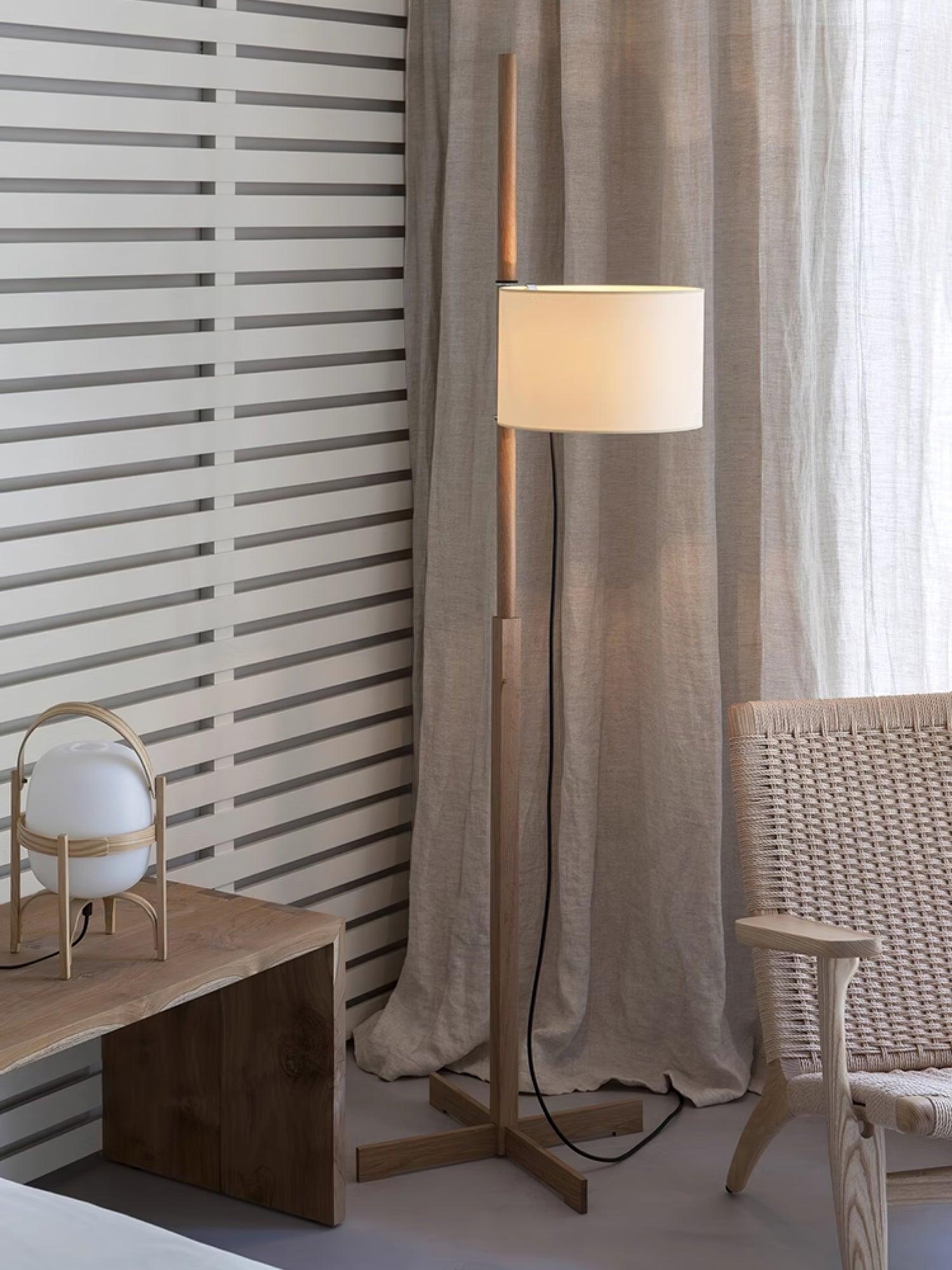 Svelte Silhouette Floor Lamp - Blowlighting