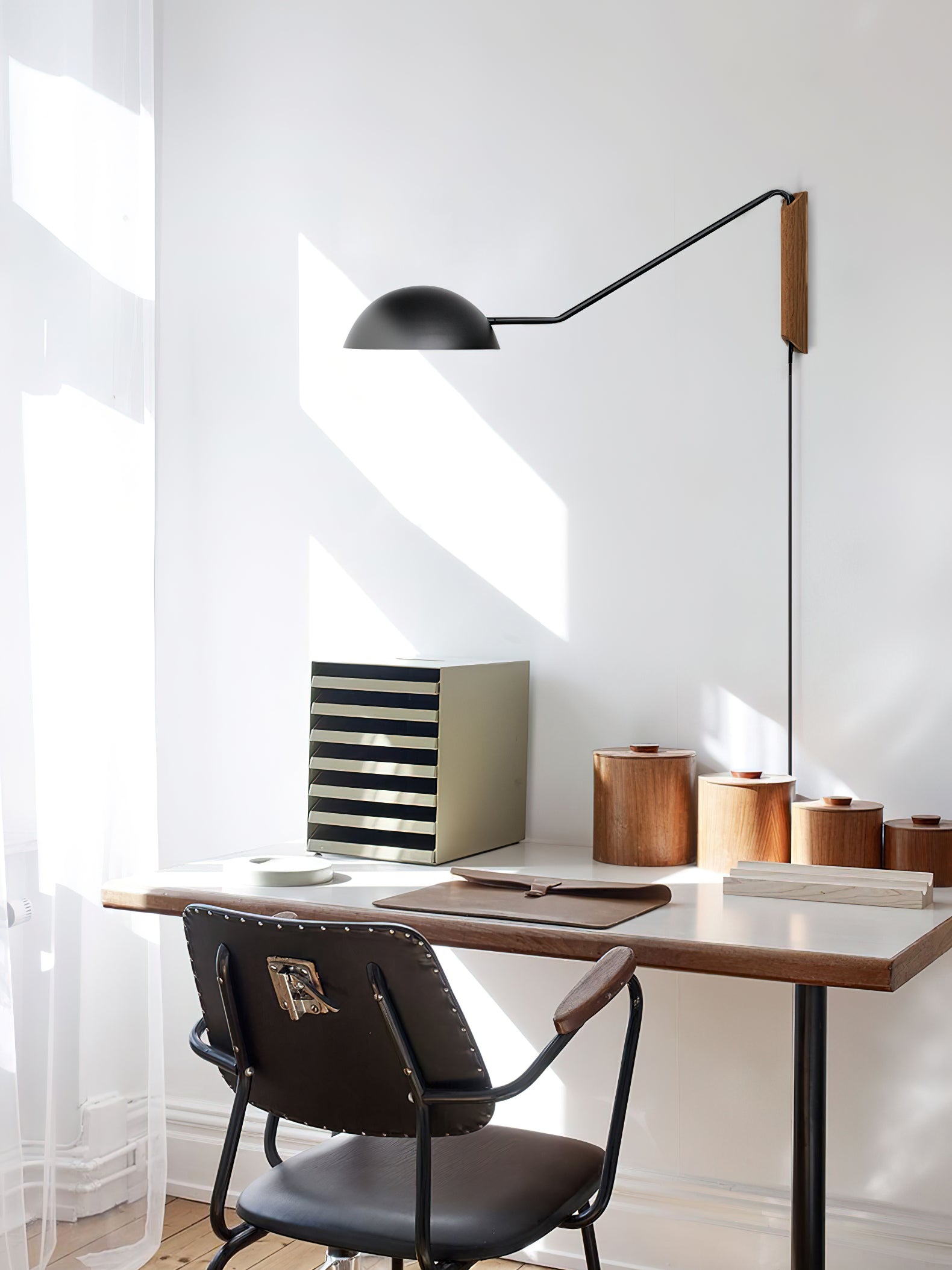 Swing Dome Wall Light - Blowlighting