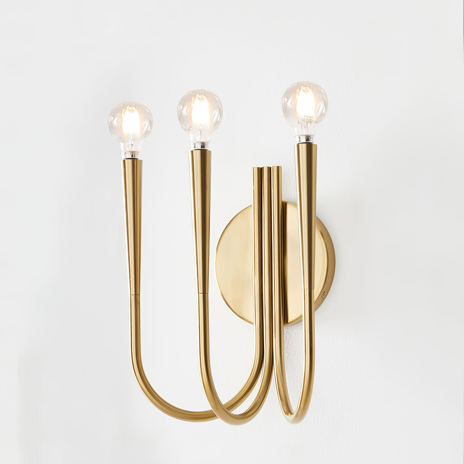 Swoop Arm Wall Lamp - Blowlighting