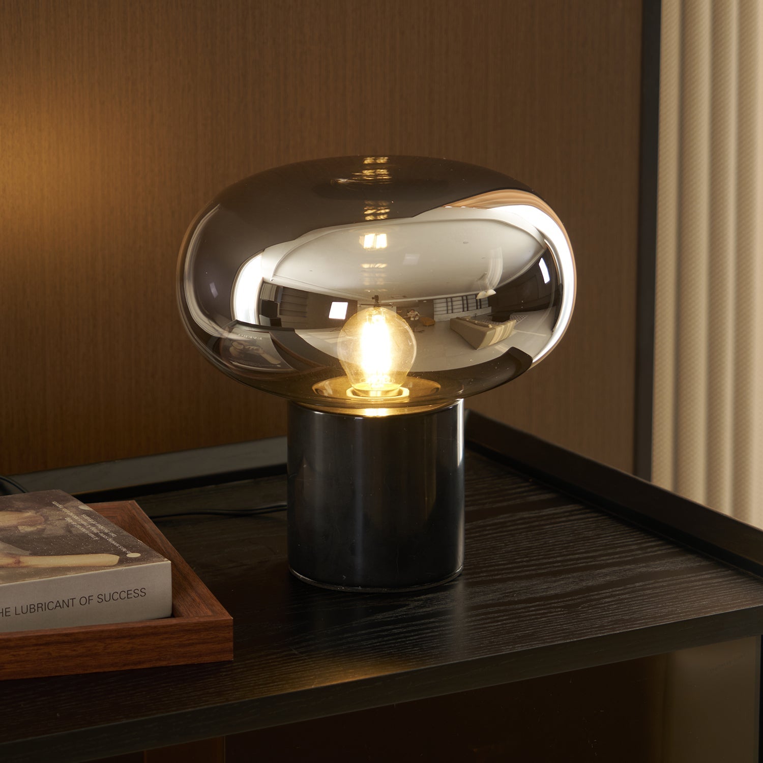 Sylvaine Table Lamp - Blowlighting