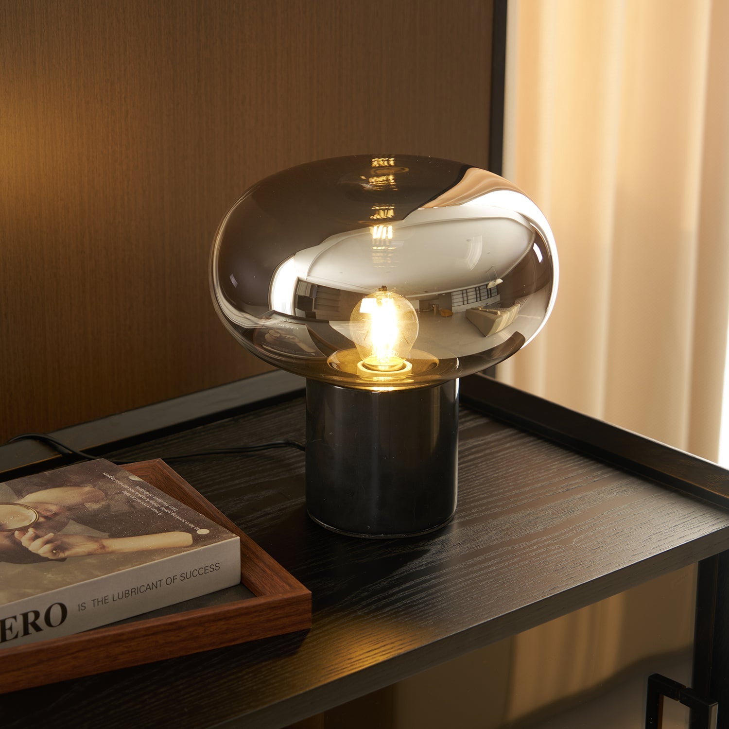 Sylvaine Table Lamp - Blowlighting