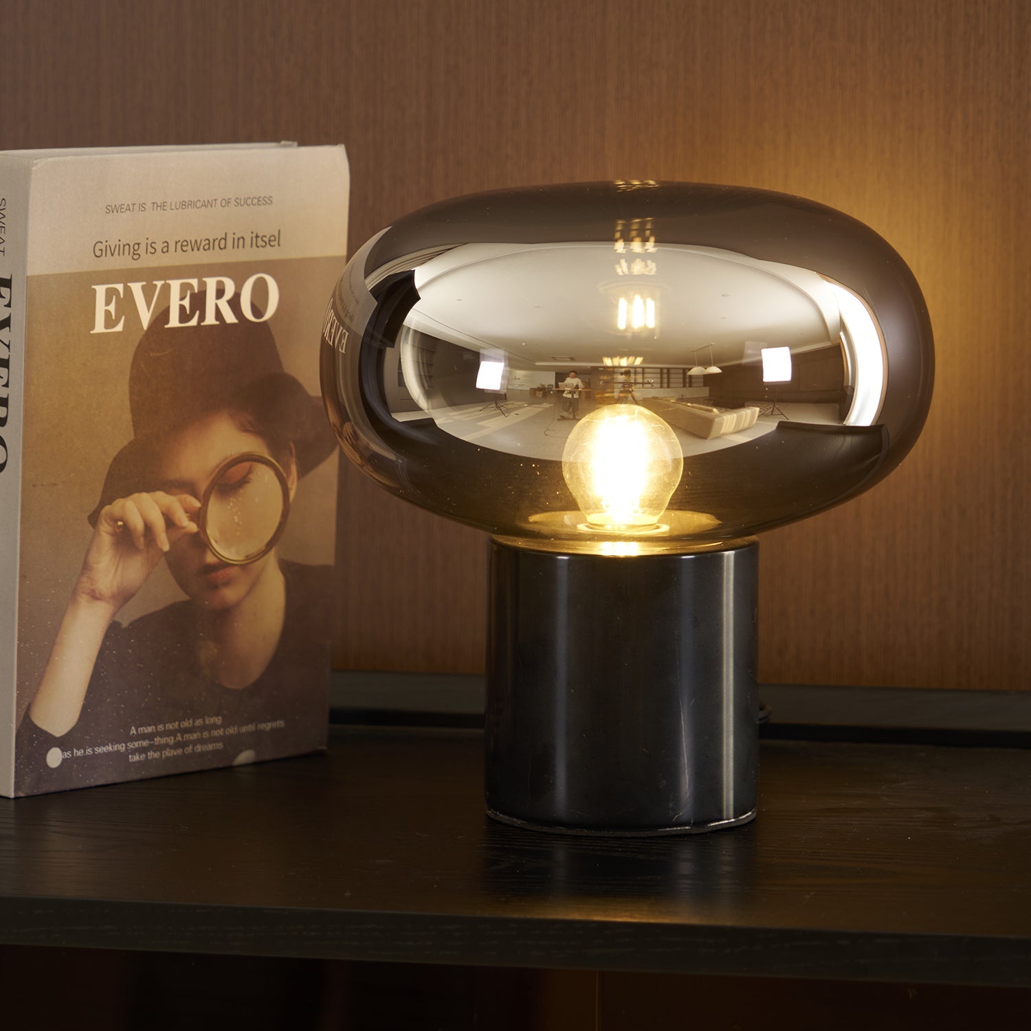 Sylvaine Table Lamp - Blowlighting