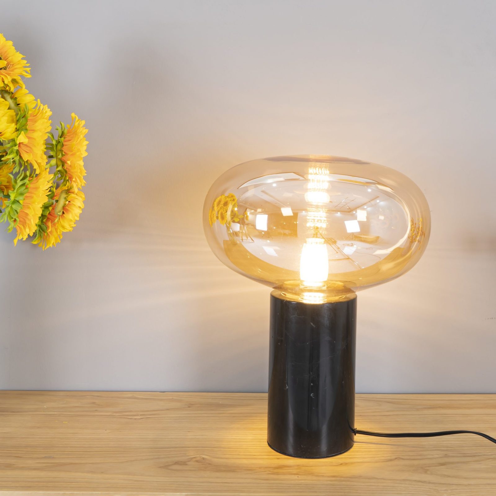 Sylvaine Table Lamp - Blowlighting