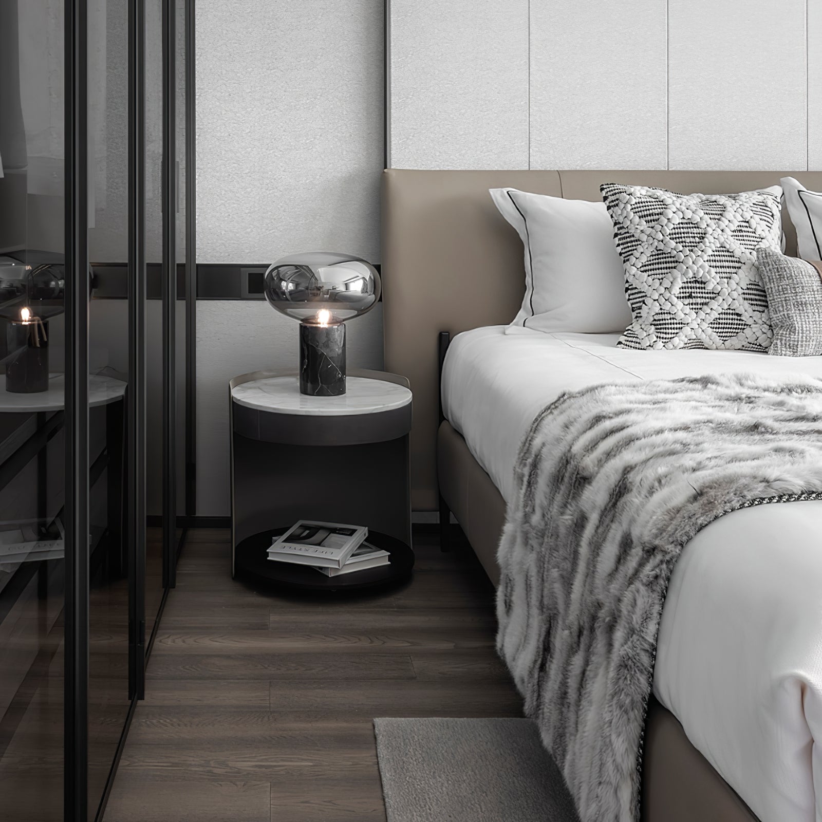 Sylvaine Table Lamp - Blowlighting