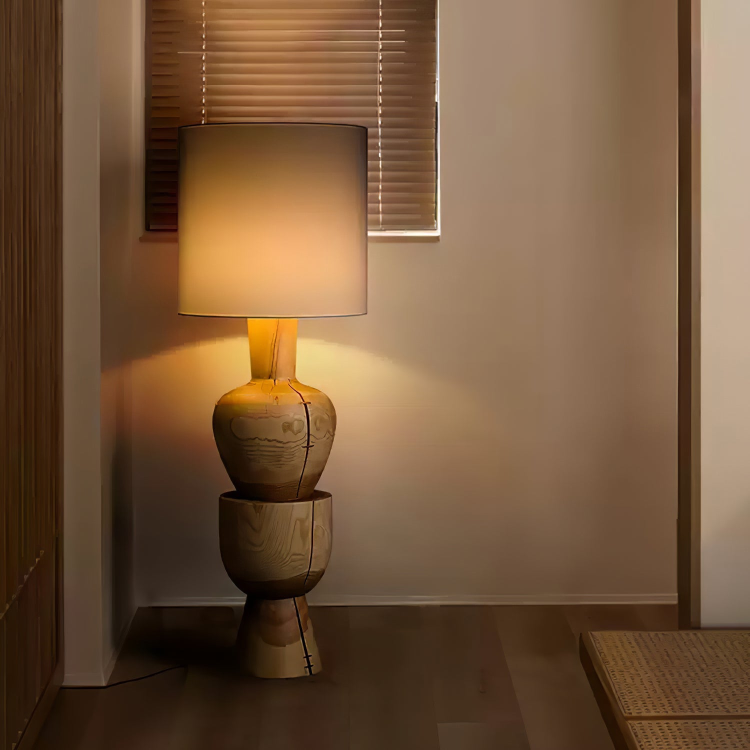 Ulvinir Wooden Table Lamp - Blowlighting