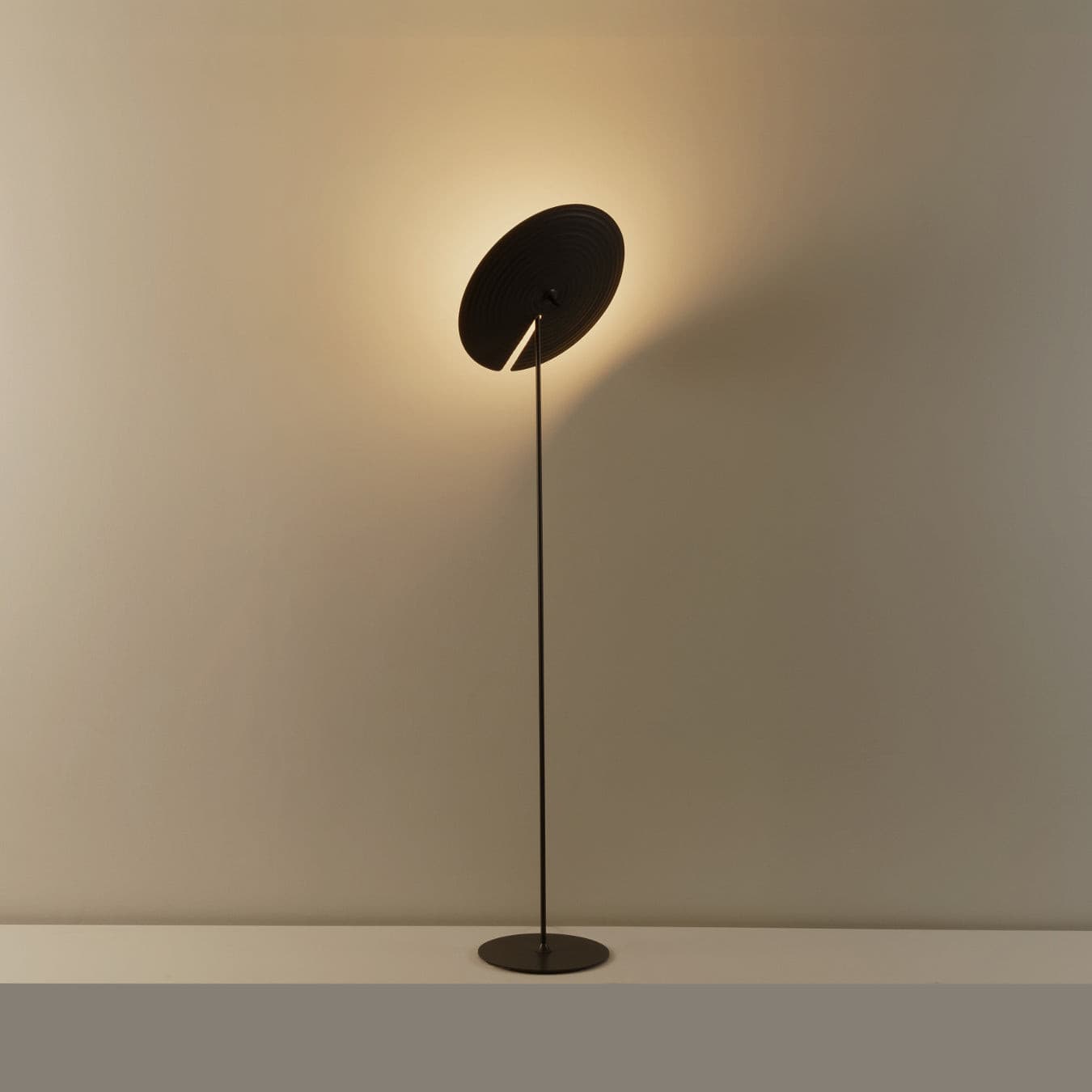 Symphony Floor Lamp - Blowlighting
