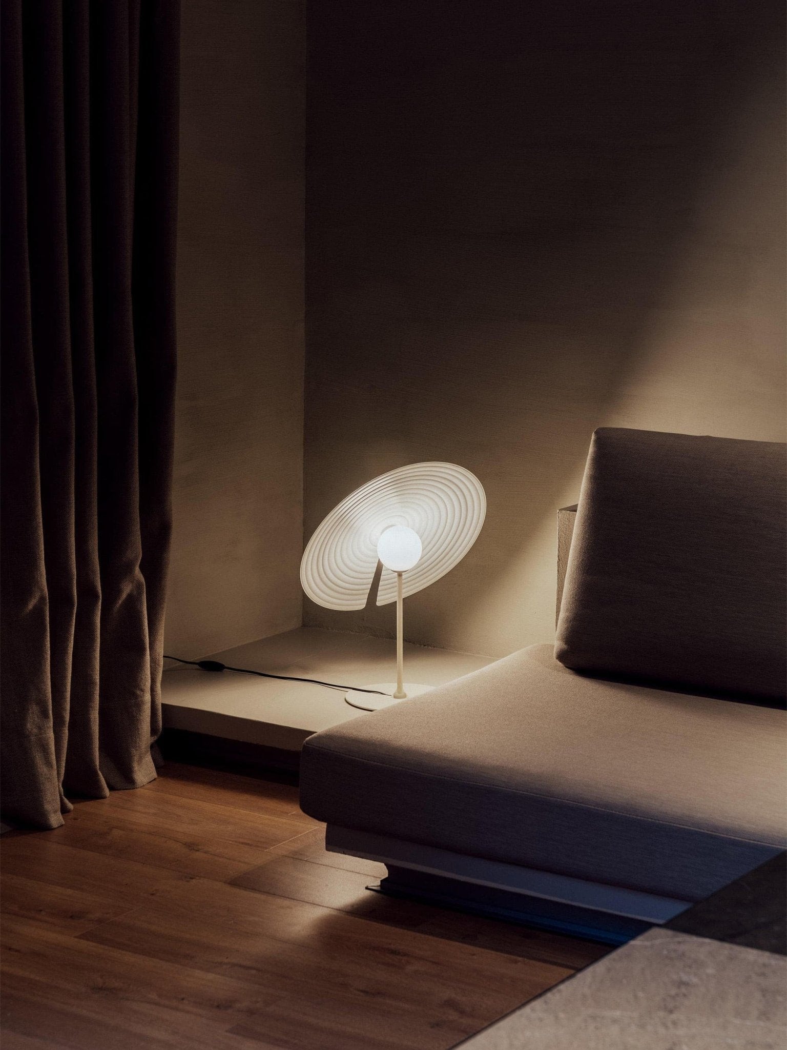 Symphony Table Lamp - Blowlighting