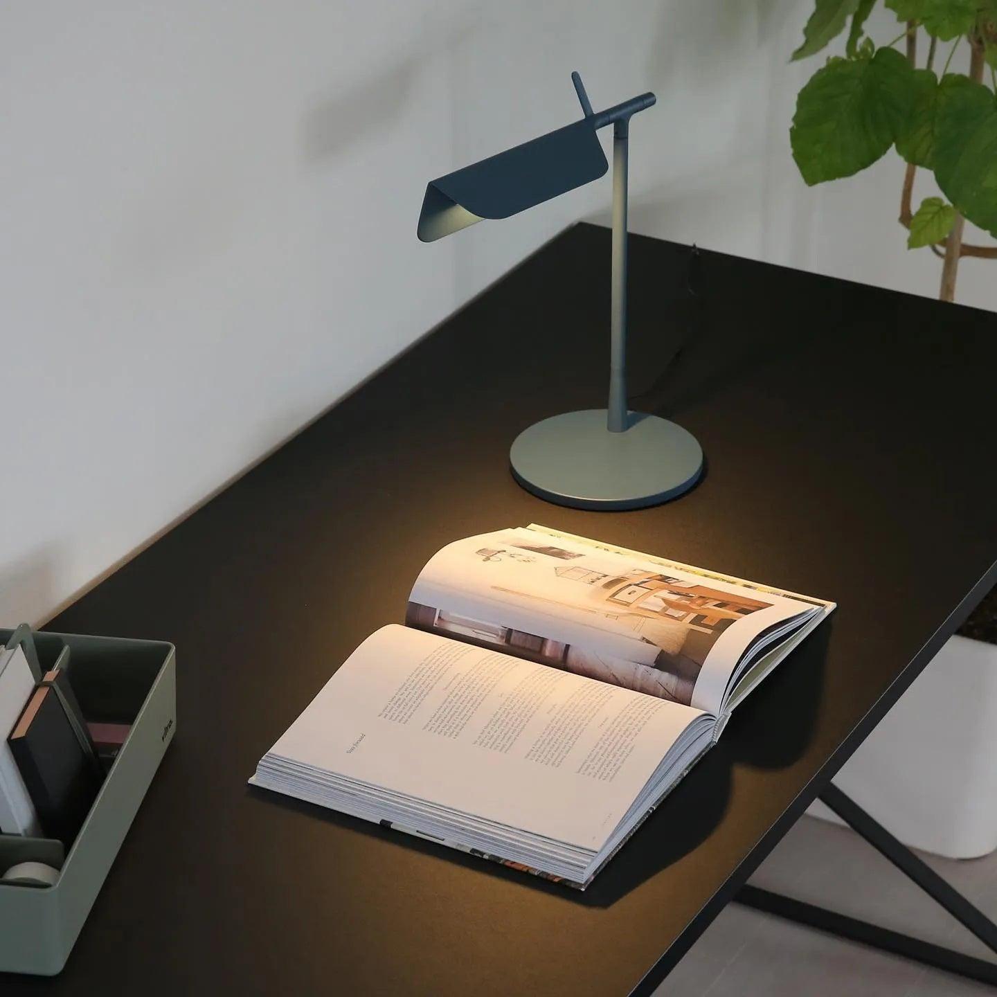 Pivot Ease Table Lamp - Blowlighting