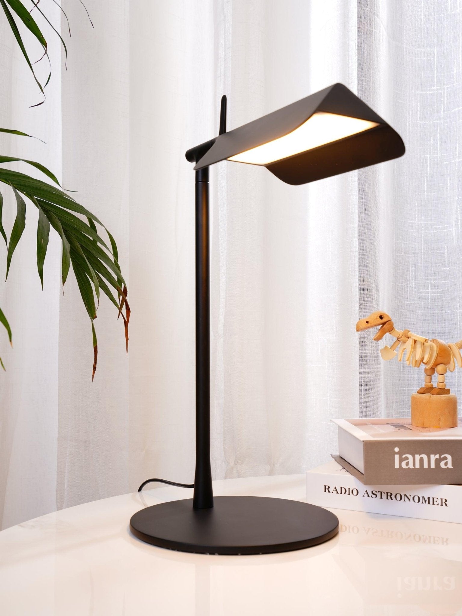 Pivot Ease Table Lamp - Blowlighting