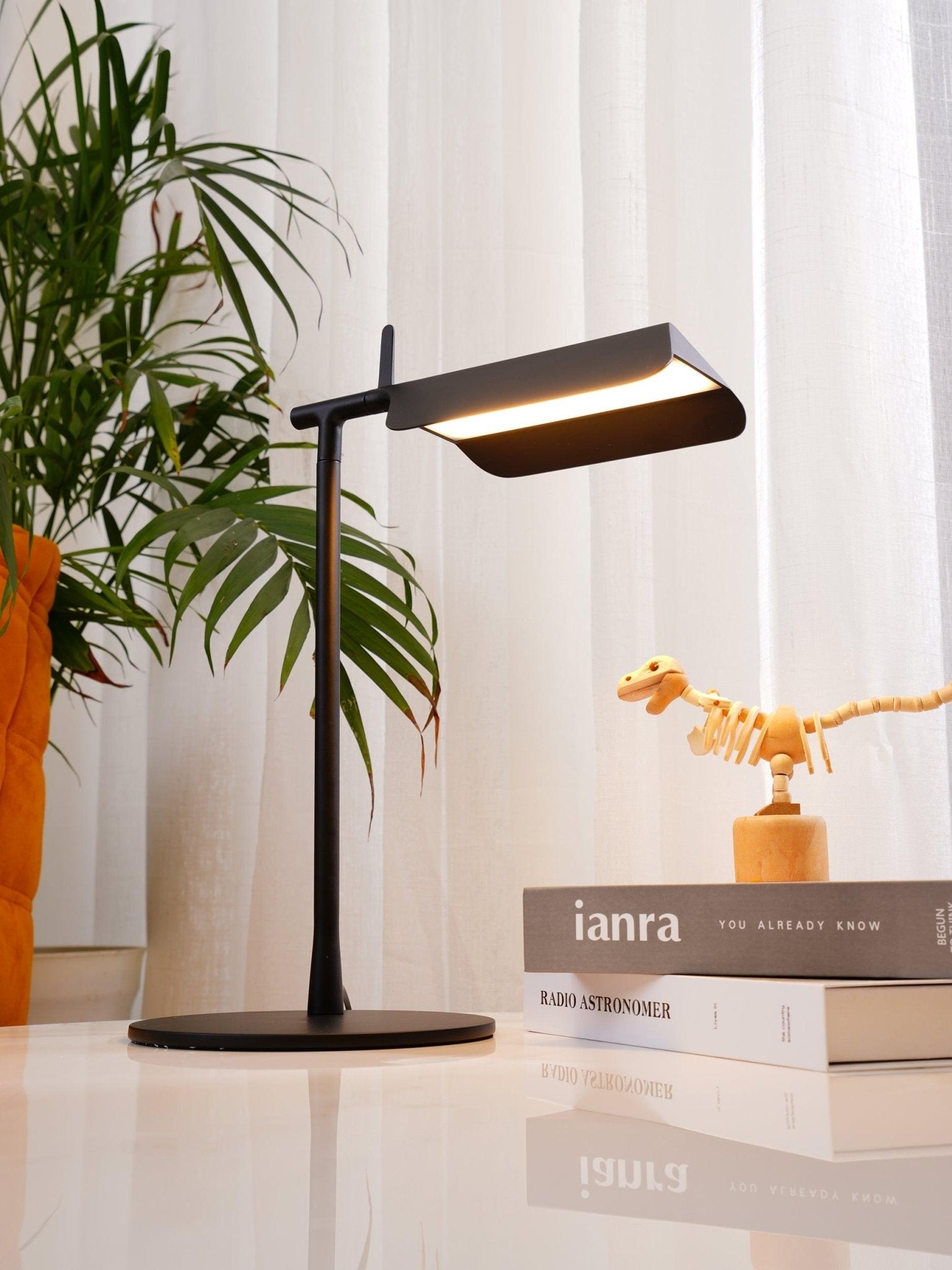 Pivot Ease Table Lamp - Blowlighting