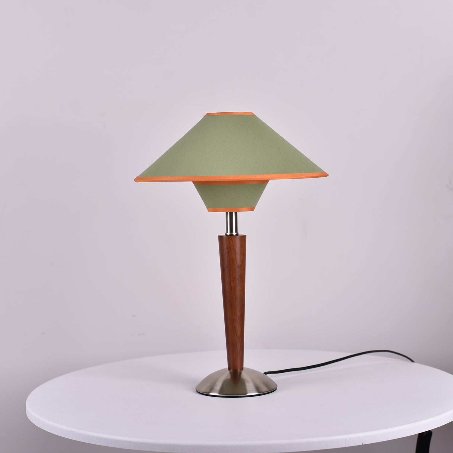 Talonwood Table Lamp - Blowlighting