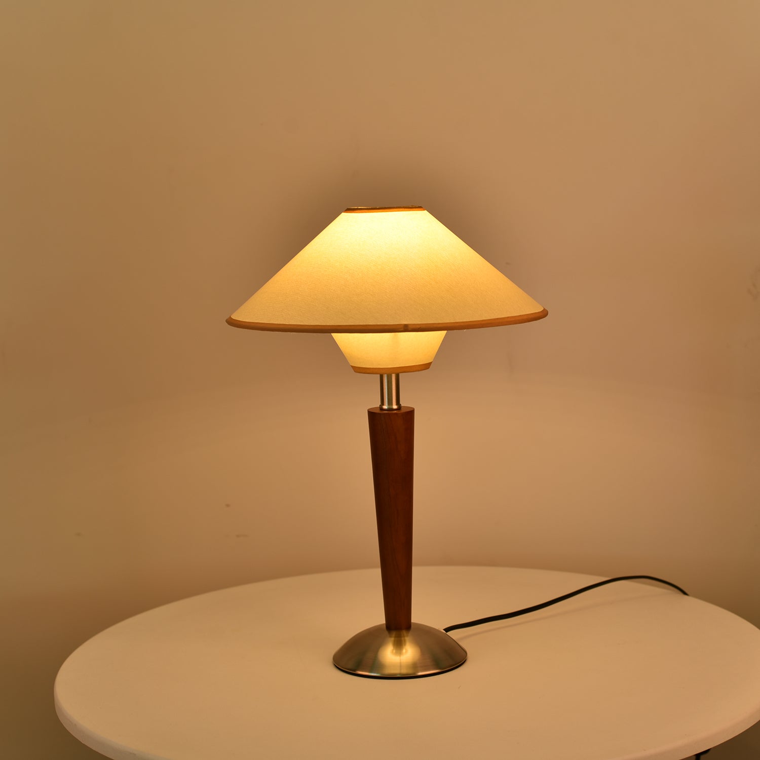 Talonwood Table Lamp - Blowlighting