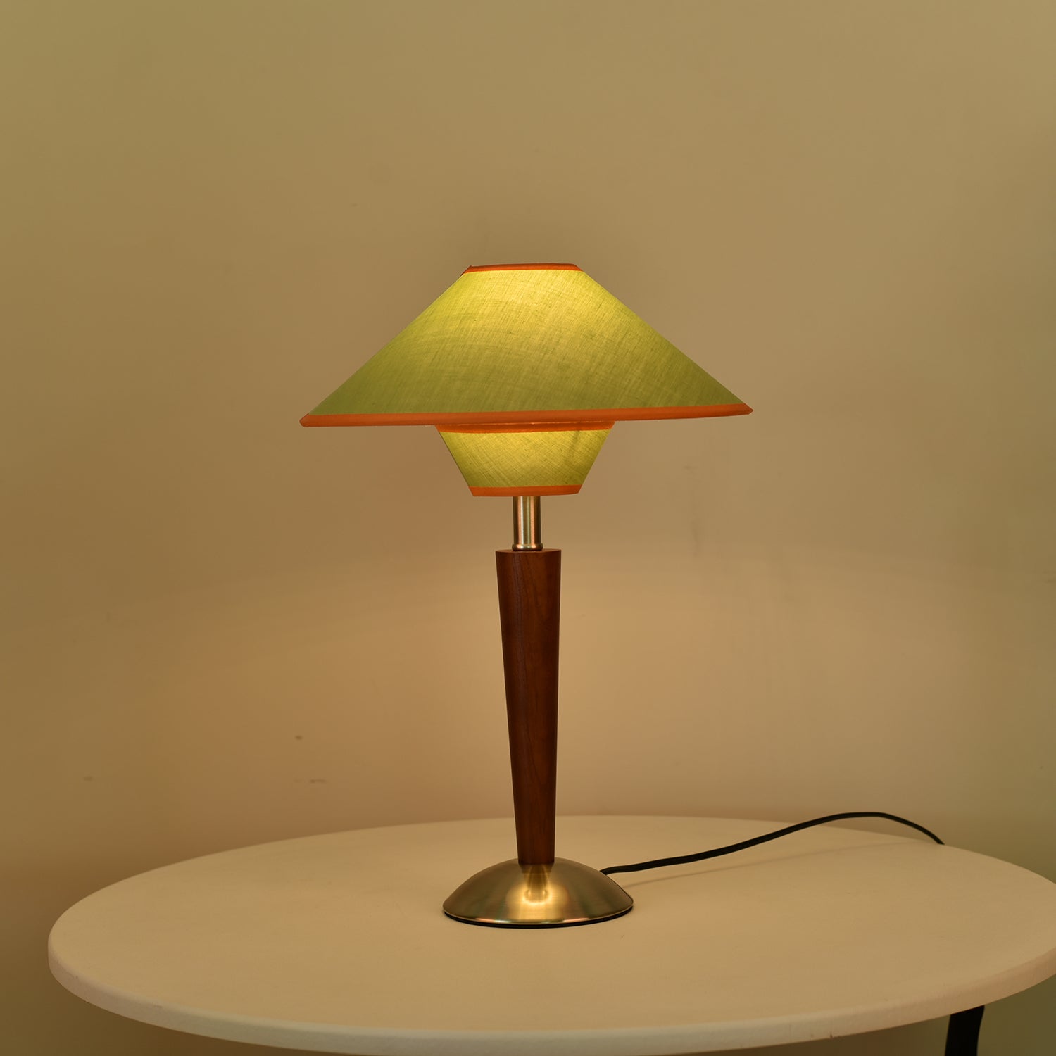 Talonwood Table Lamp - Blowlighting