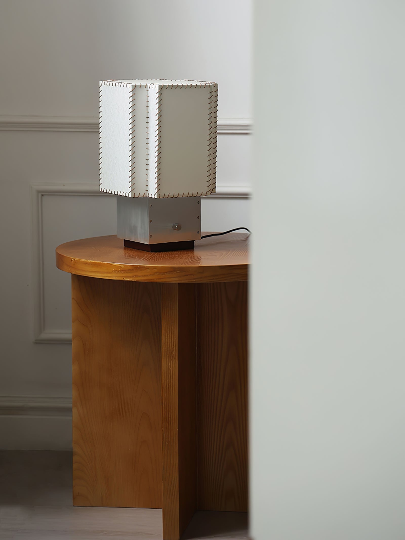 Tanu Stitch Table Lamp - Blowlighting