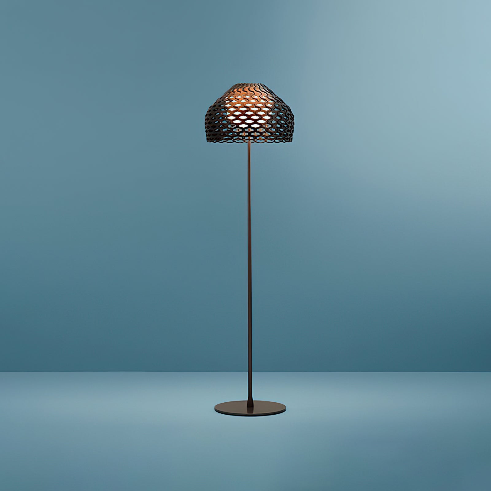Armadillo Floor Lamp - Blowlighting