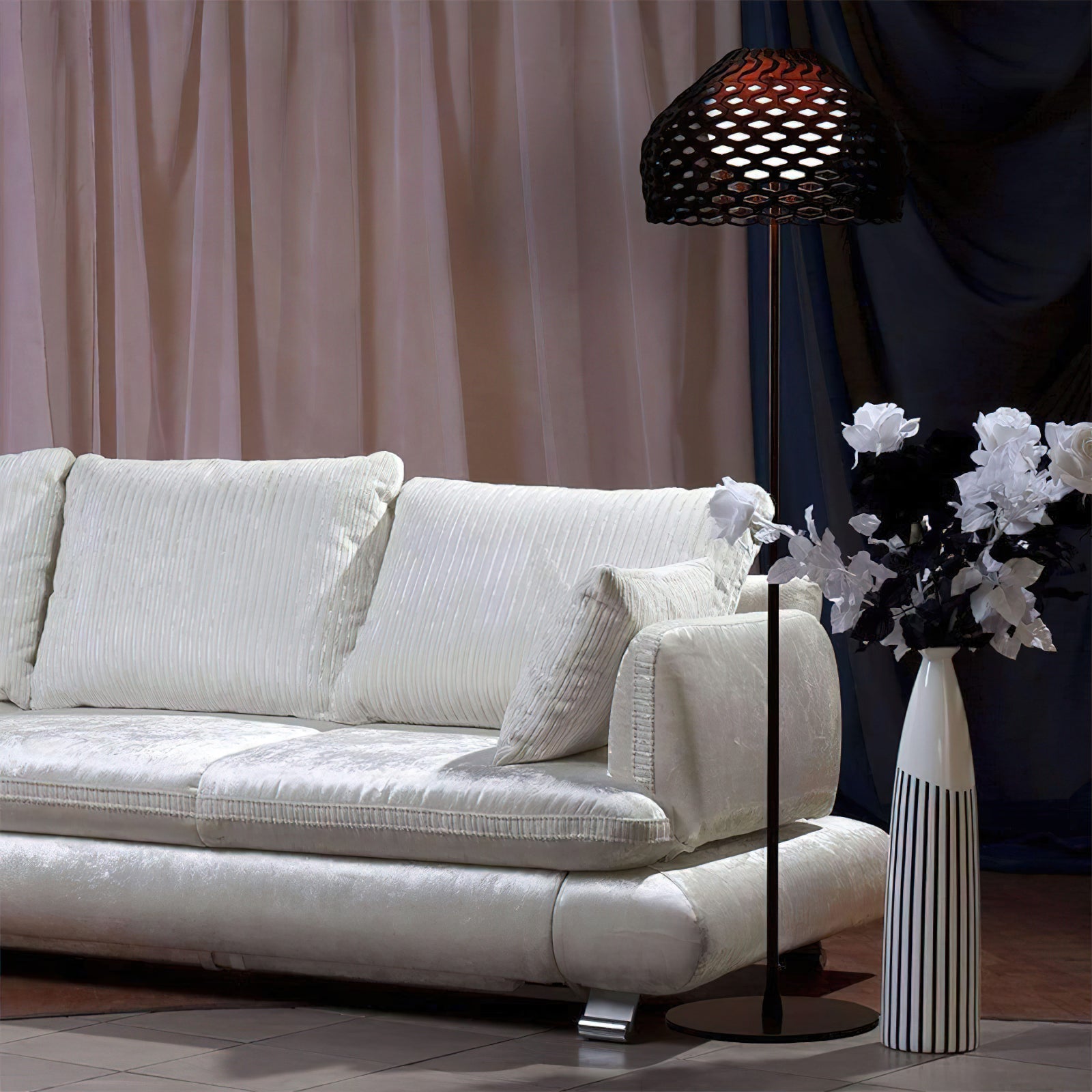 Armadillo Floor Lamp - Blowlighting