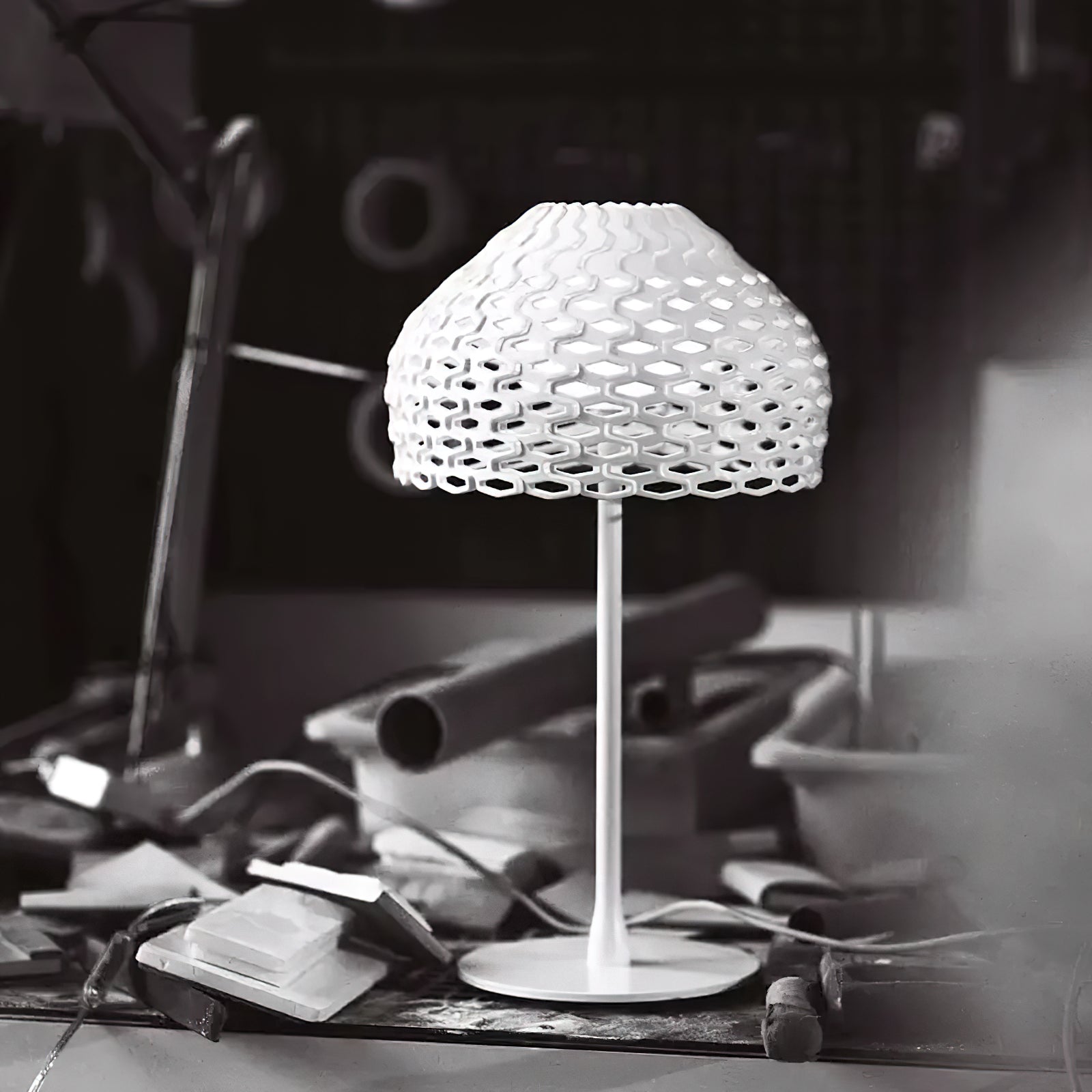 Armadillo Table Lamp - Blowlighting