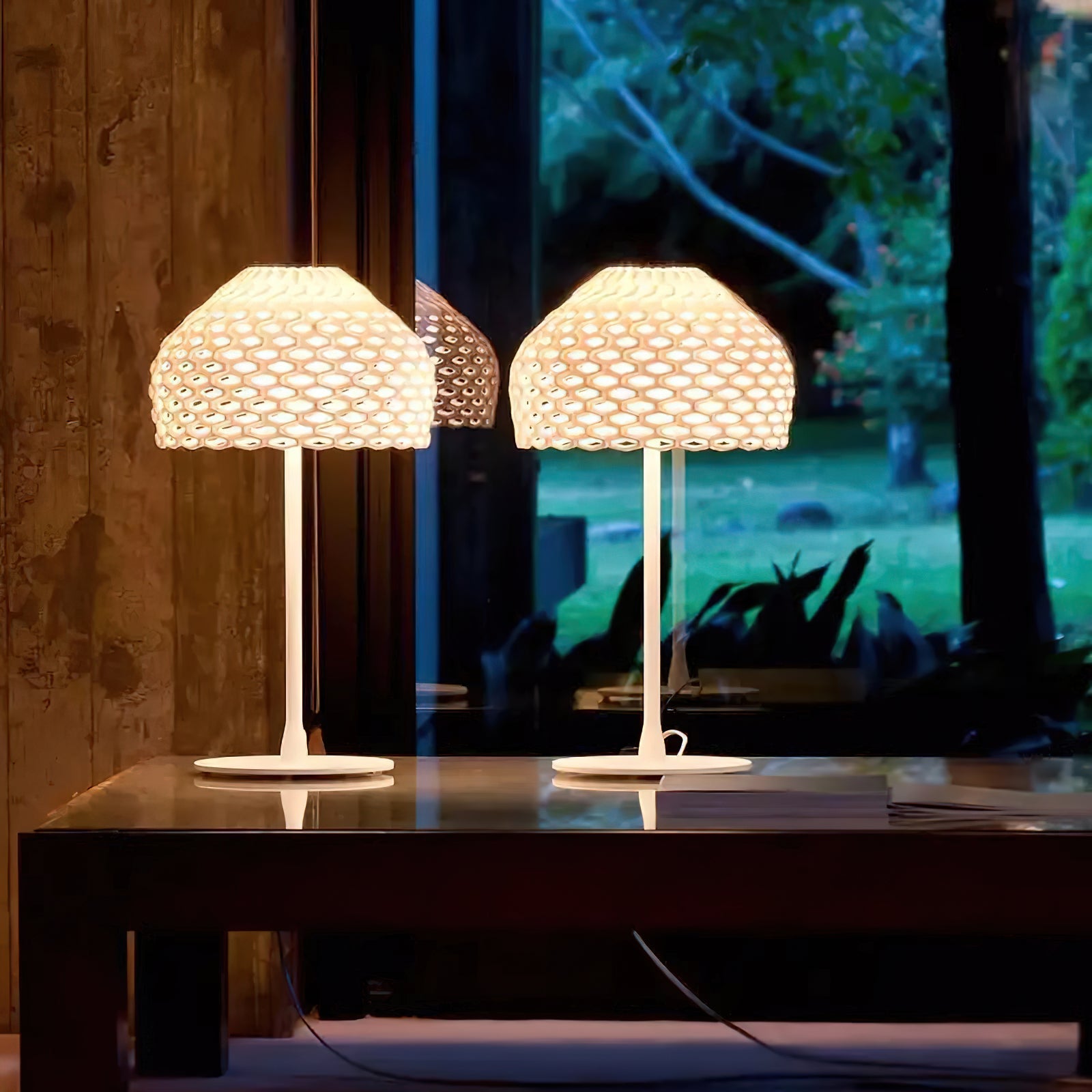 Armadillo Table Lamp - Blowlighting