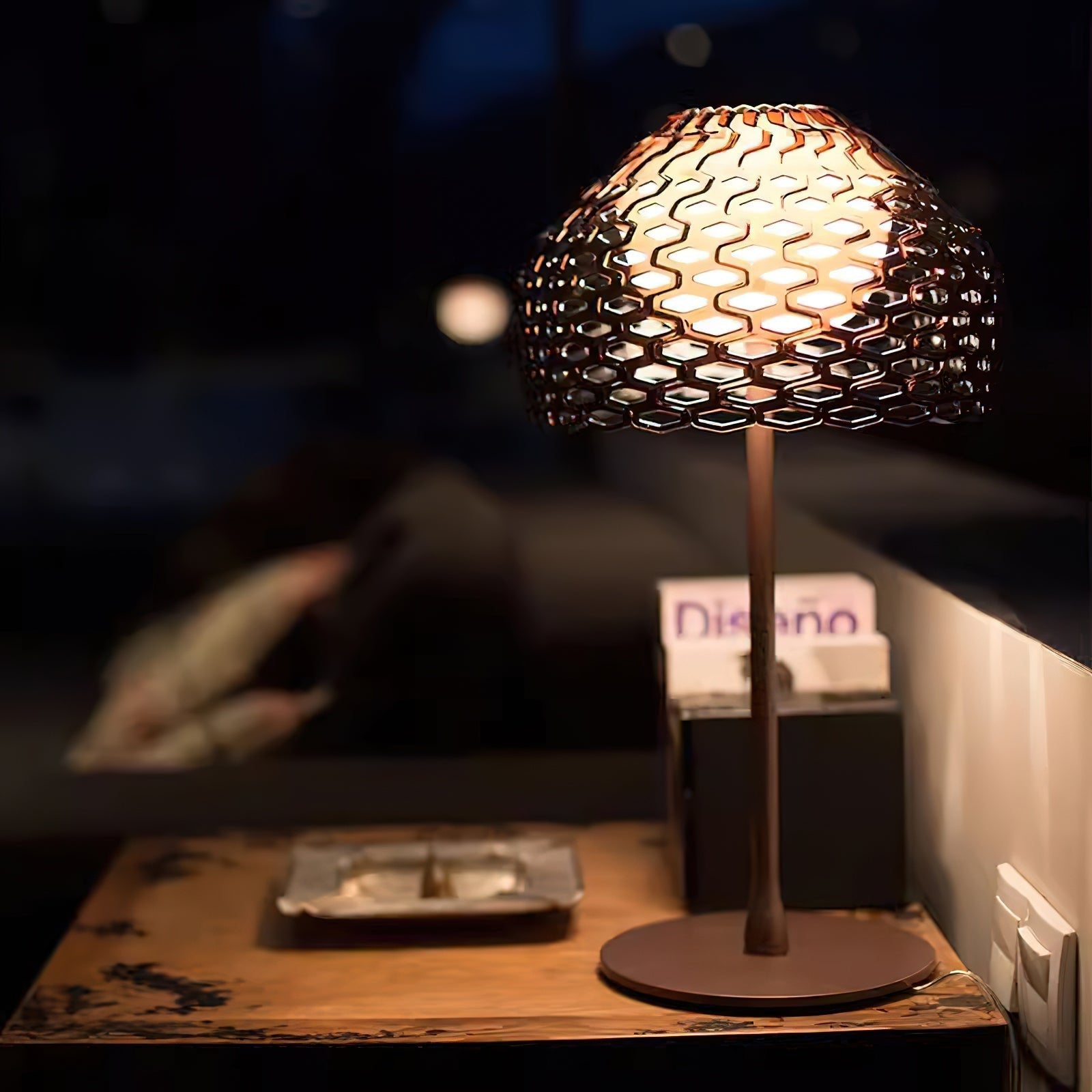 Armadillo Table Lamp - Blowlighting