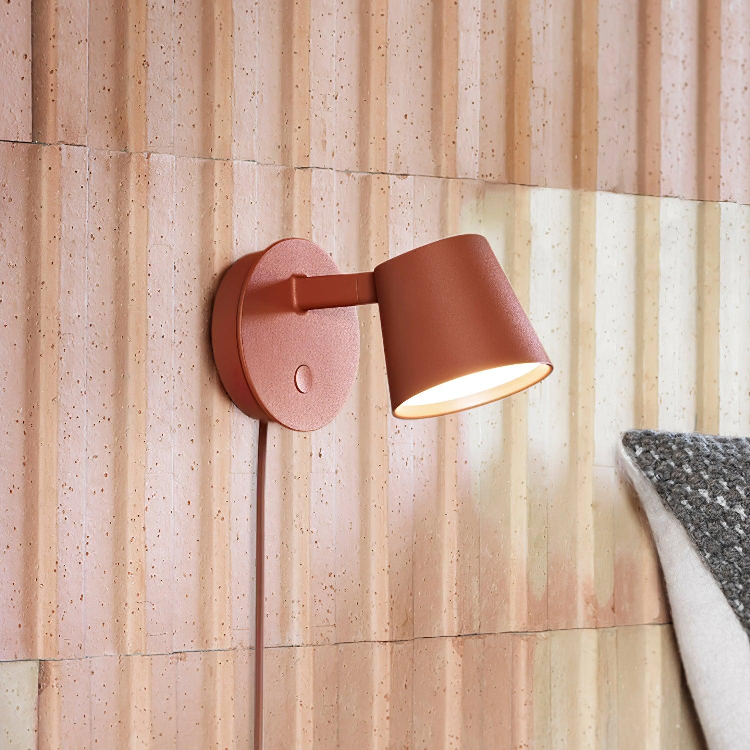 Tip Plug-In Wall Lamp - Blowlighting