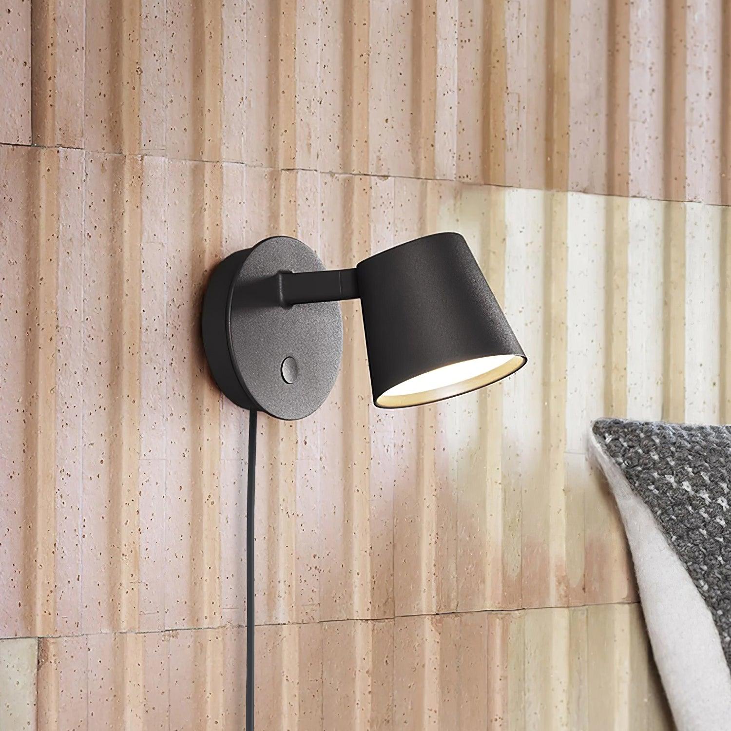 Tip Plug-In Wall Lamp - Blowlighting