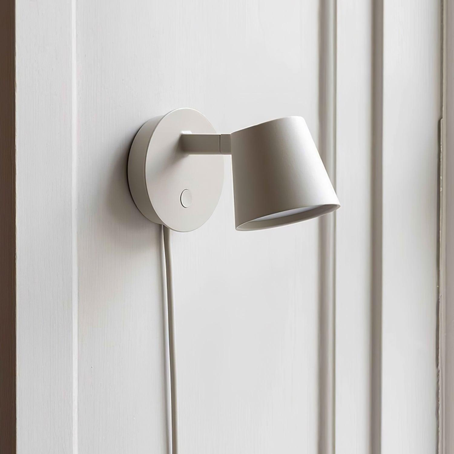 Tip Plug-In Wall Lamp - Blowlighting