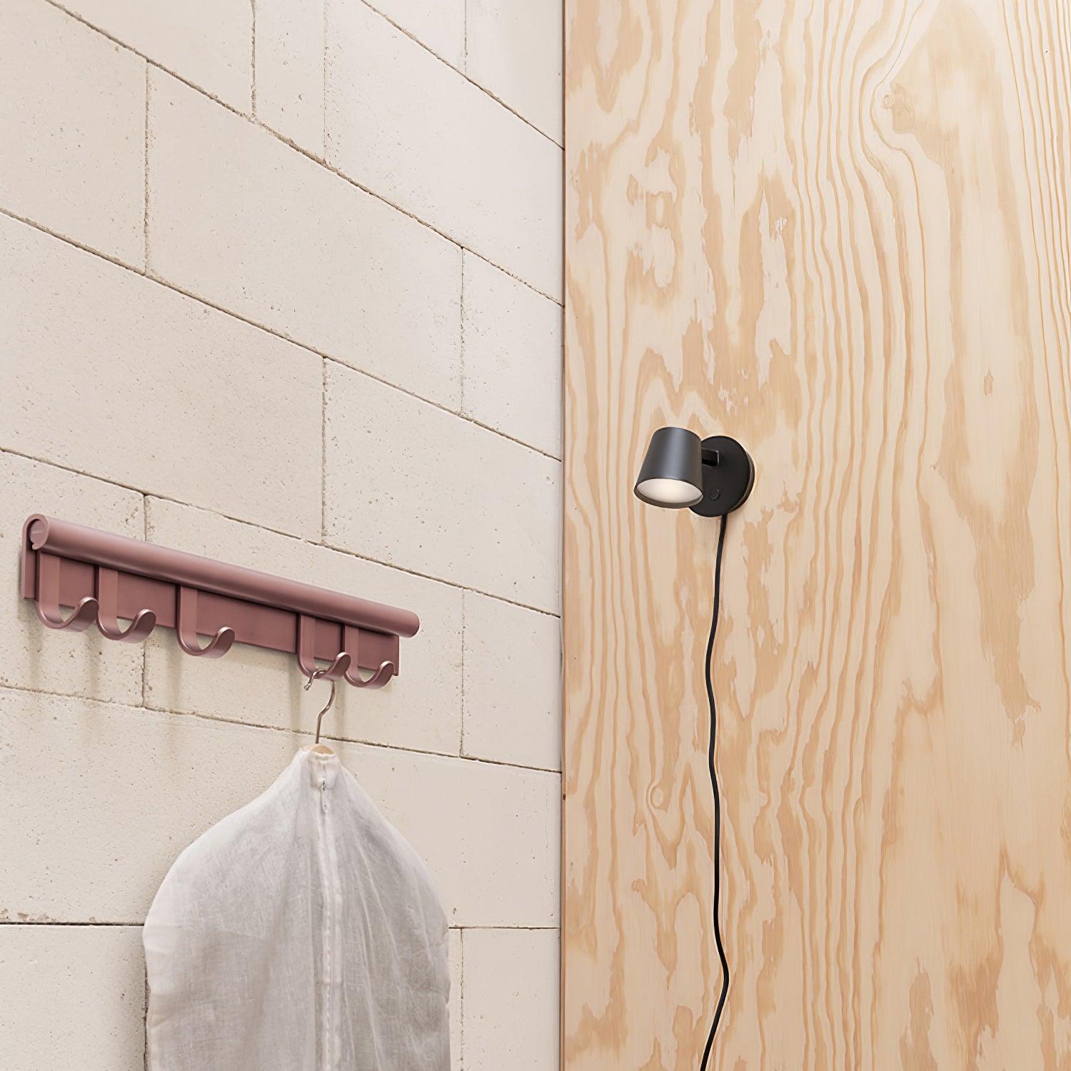 Tip Plug-In Wall Lamp - Blowlighting