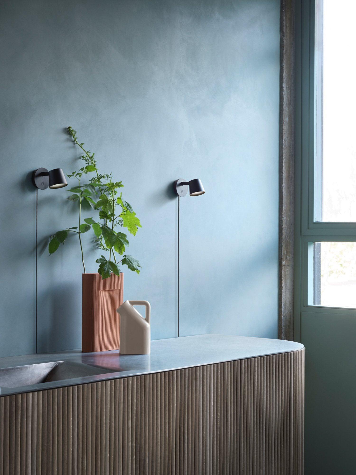 Tip Plug-In Wall Lamp - Blowlighting